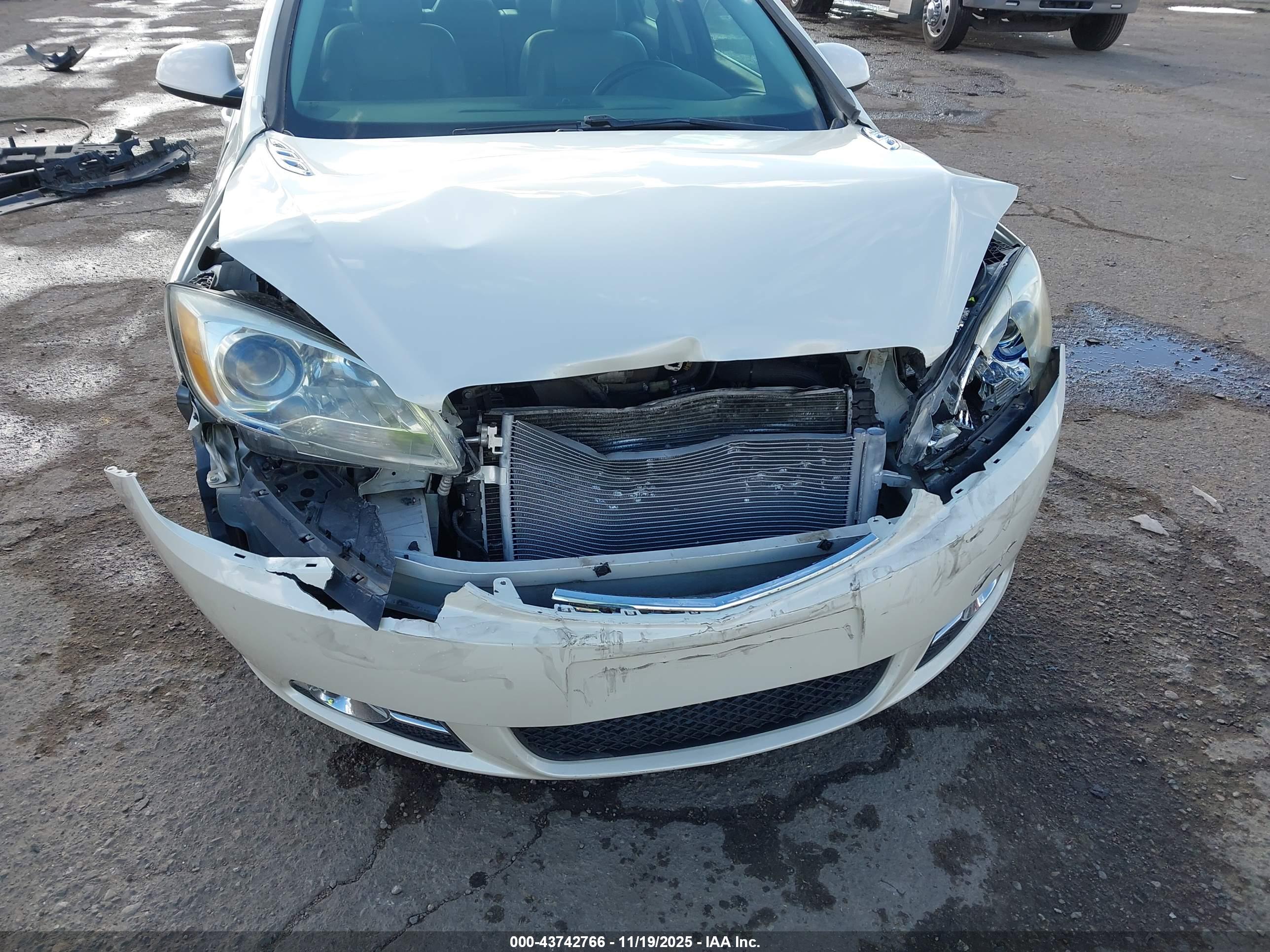 BUICK VERANO image 6