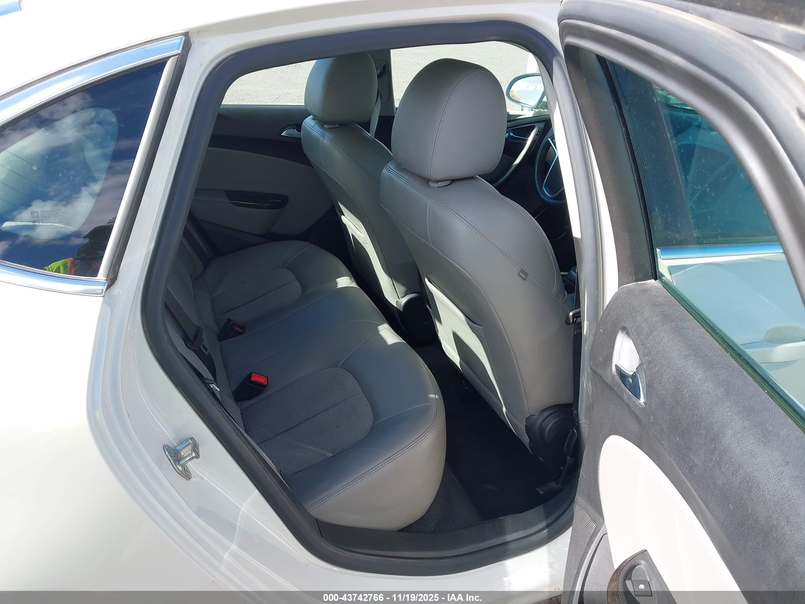 BUICK VERANO image 8