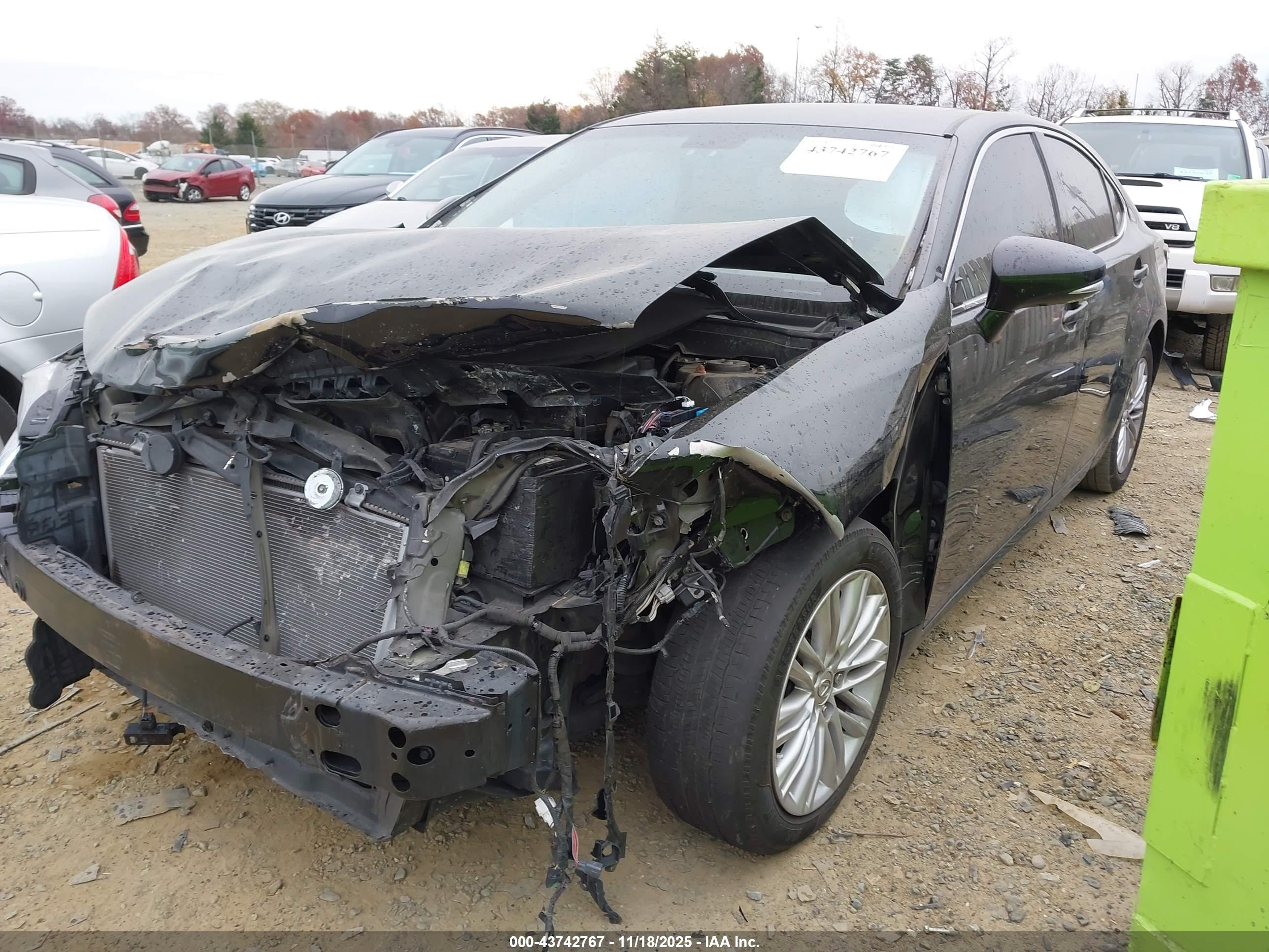 LEXUS ES image 2