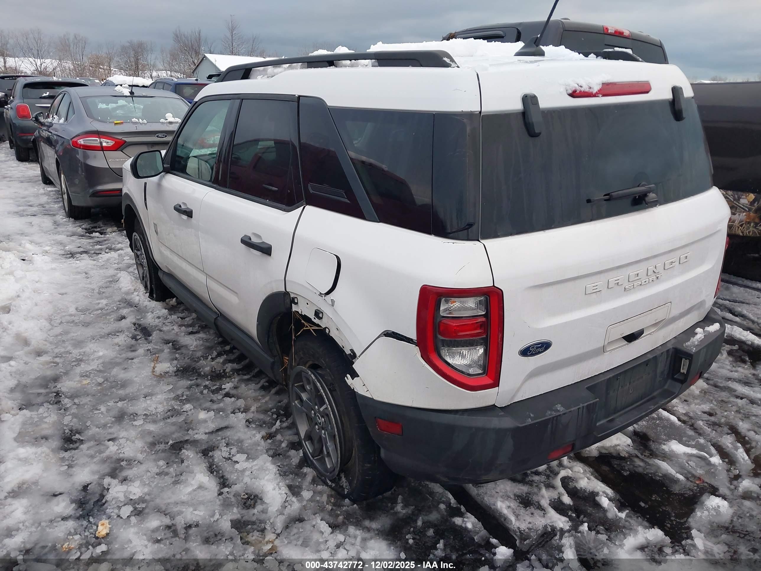 FORD BRONCO image 3