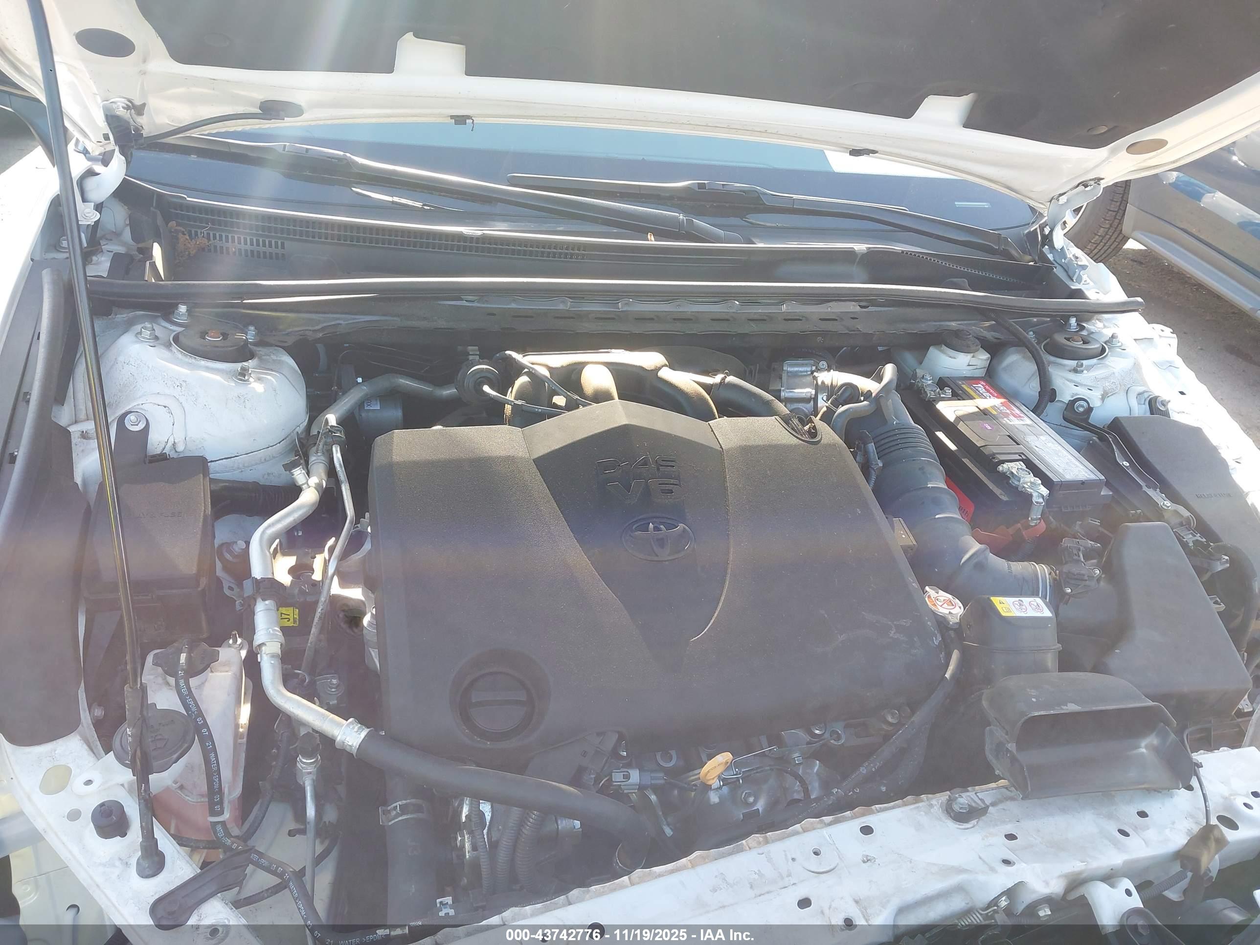 TOYOTA CAMRY image 10