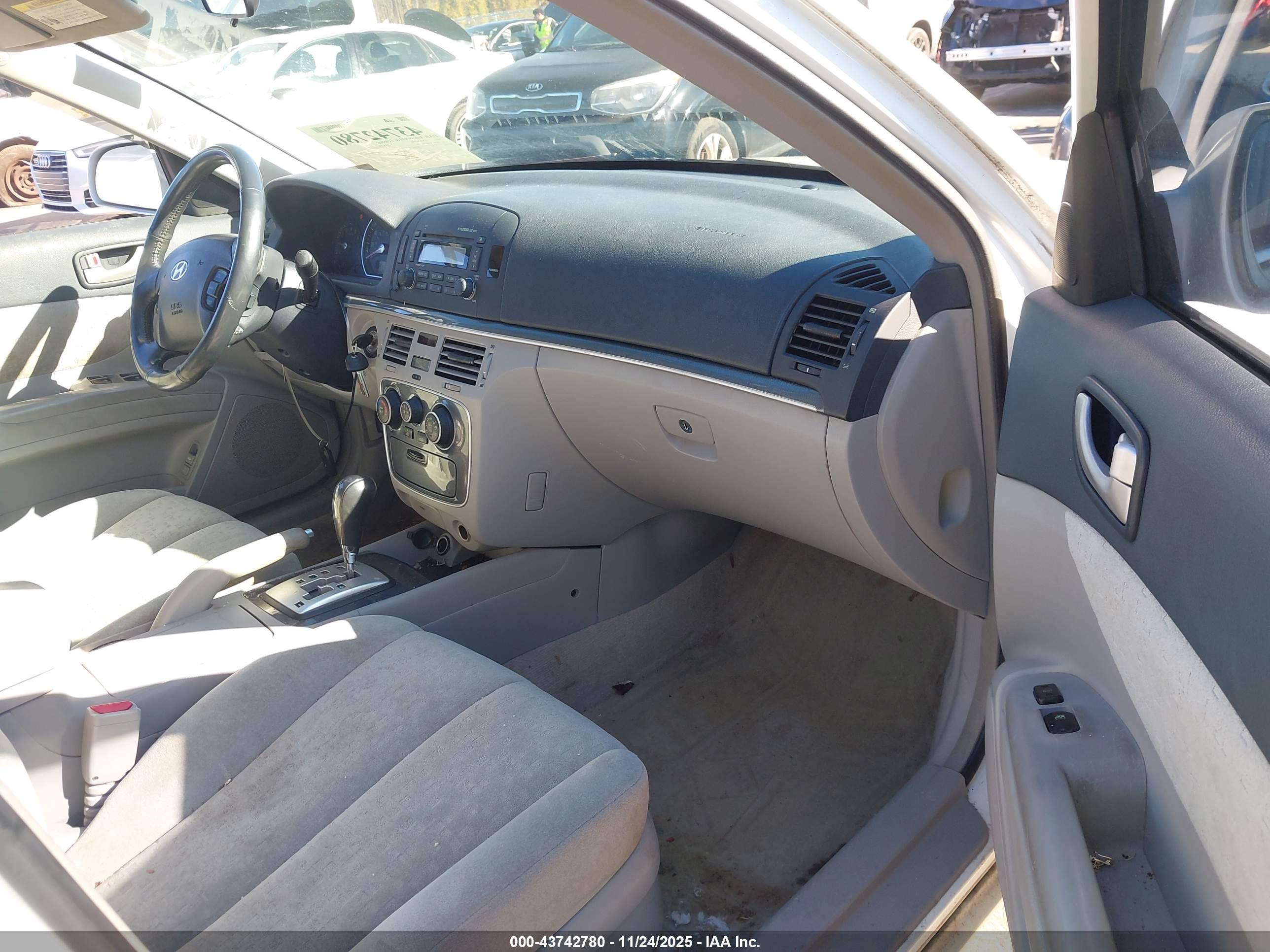 HYUNDAI SONATA image 5