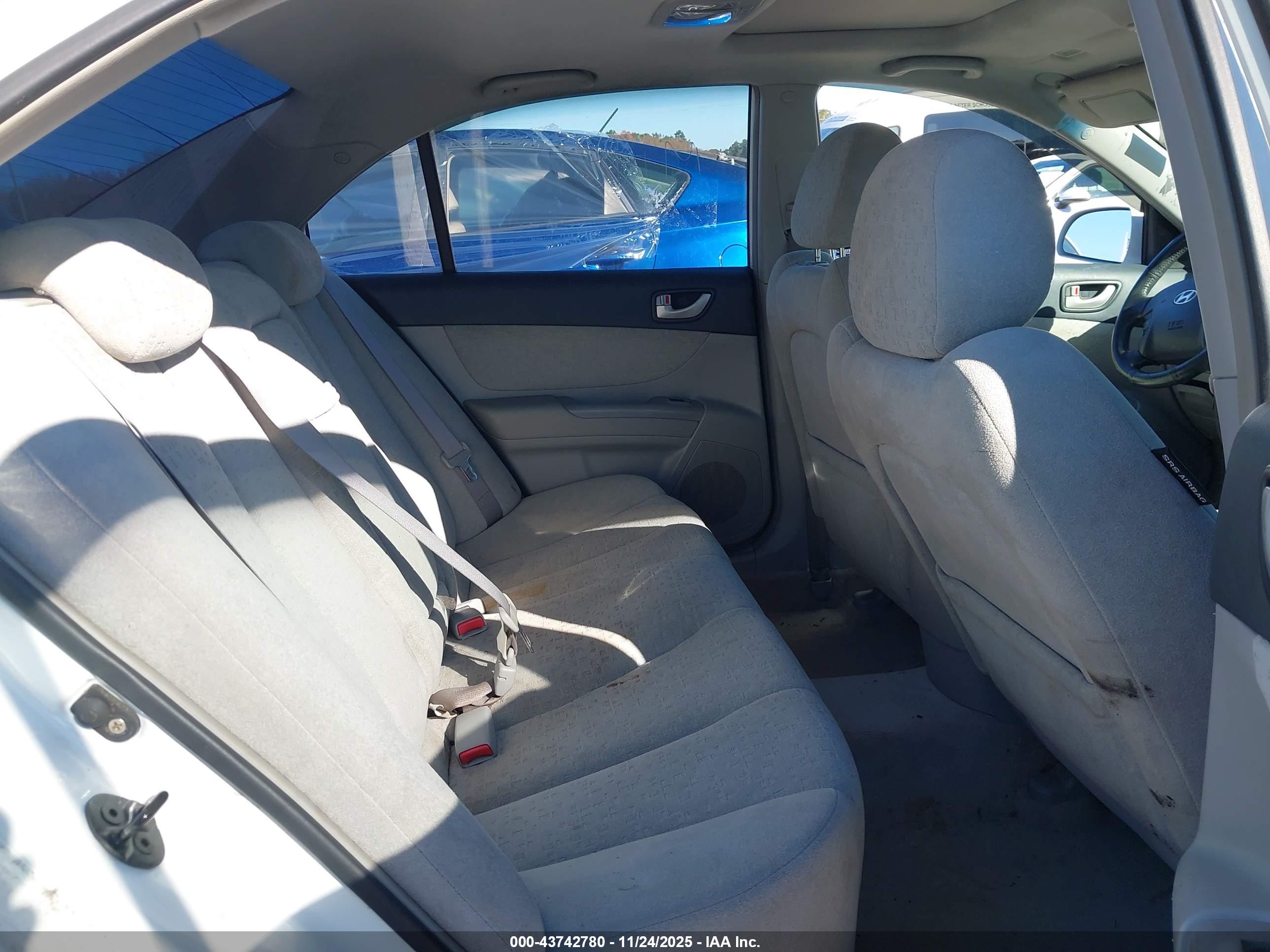 HYUNDAI SONATA image 8