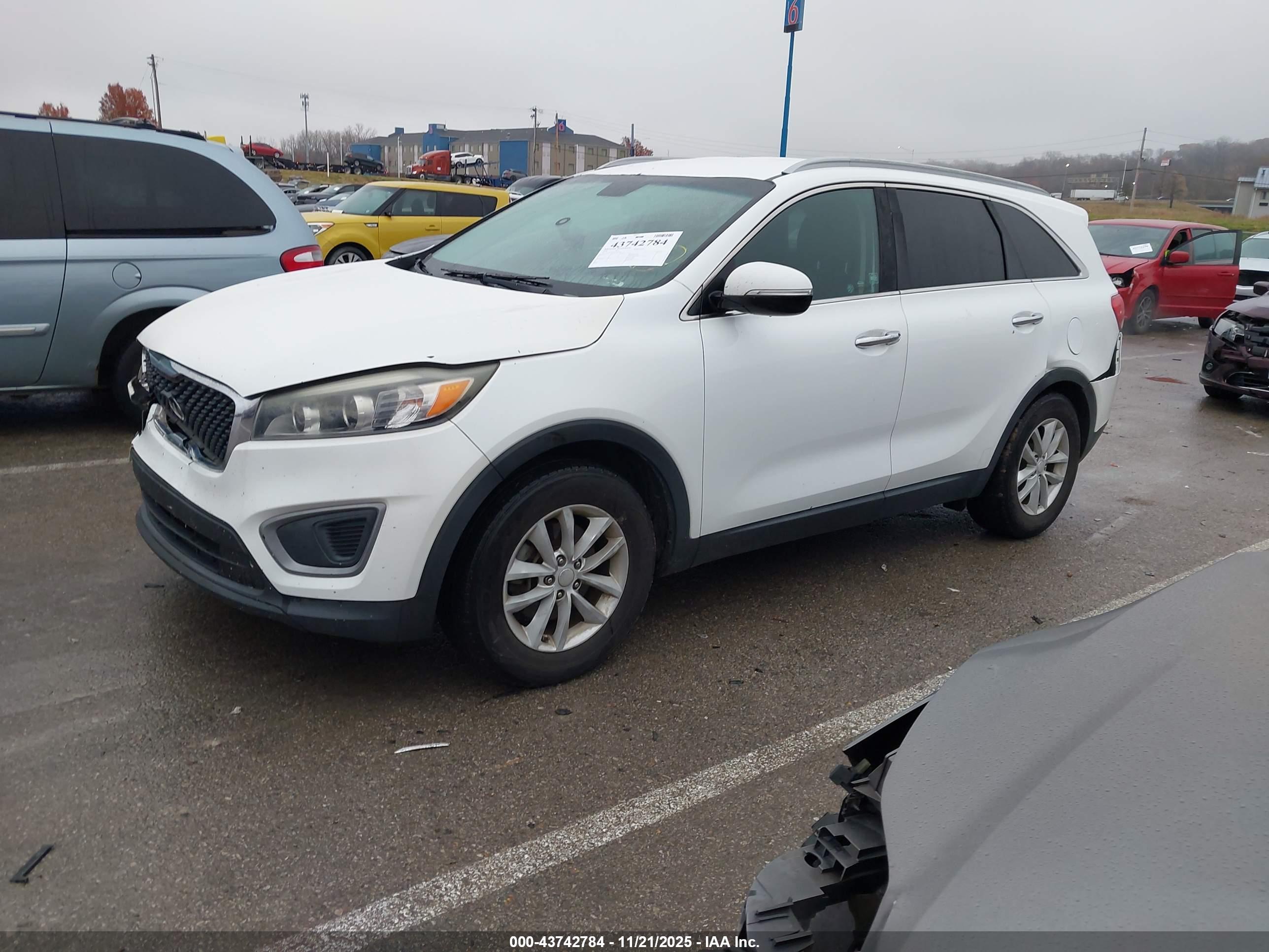 KIA SORENTO image 2