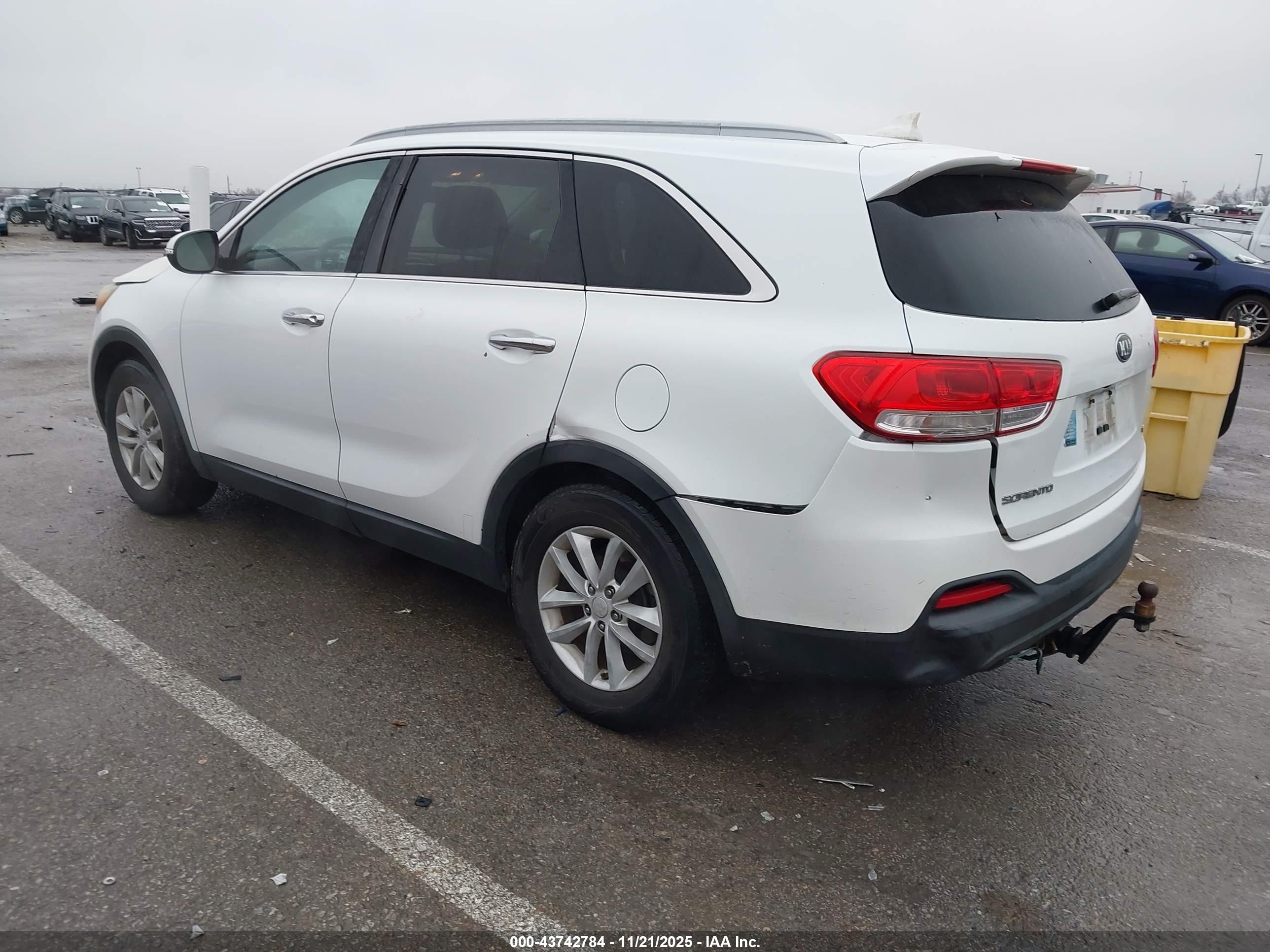 KIA SORENTO image 3