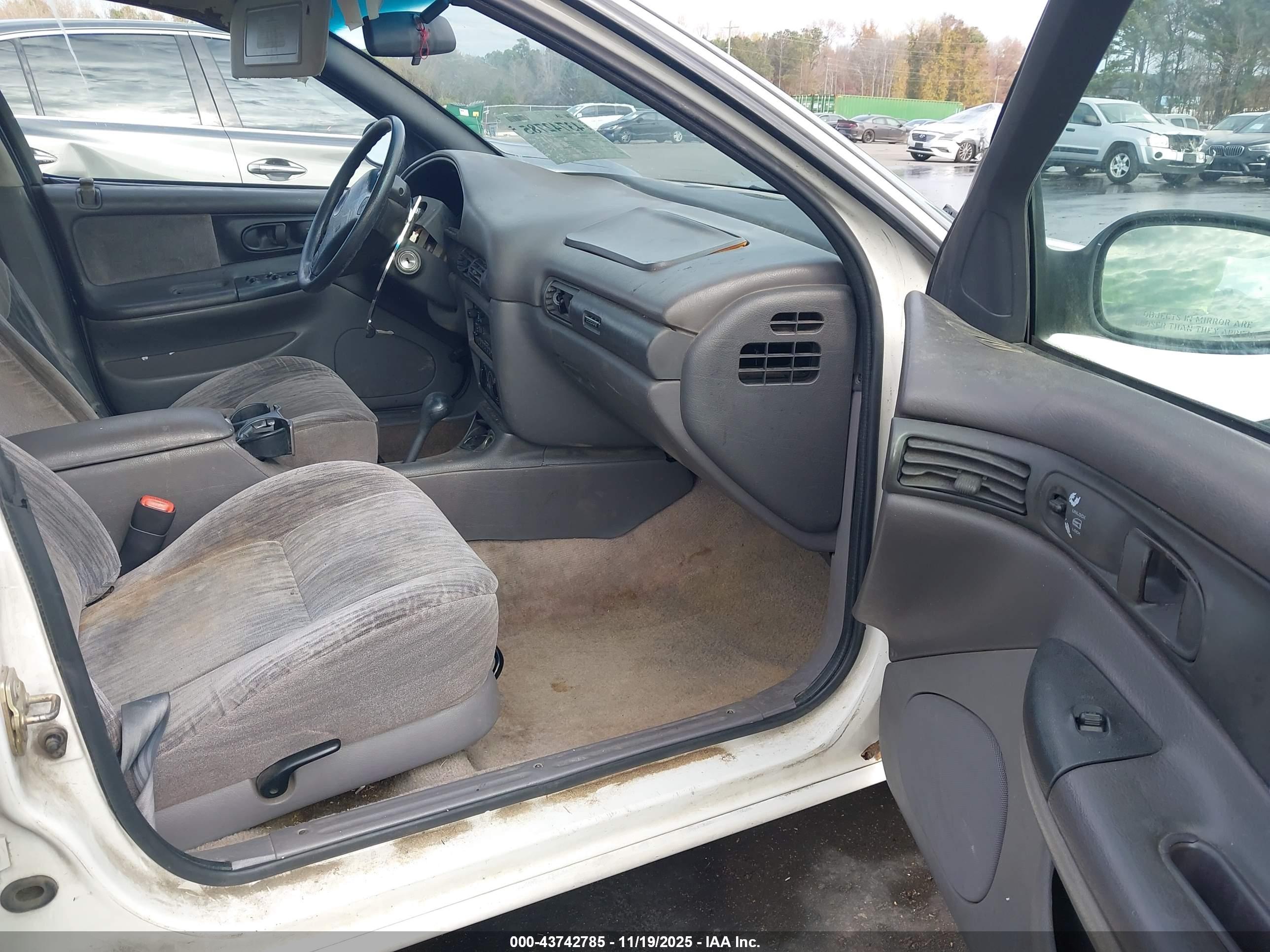 DODGE INTREPID image 5