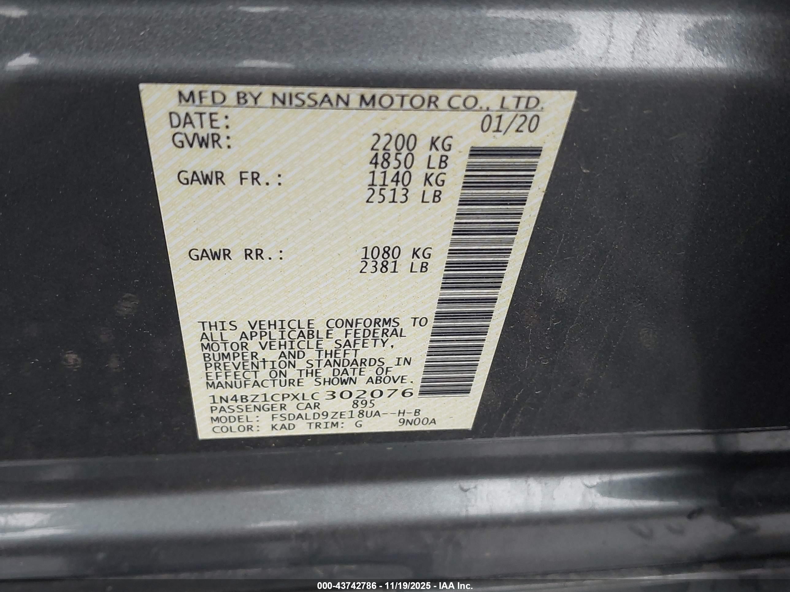 NISSAN LEAF image 9