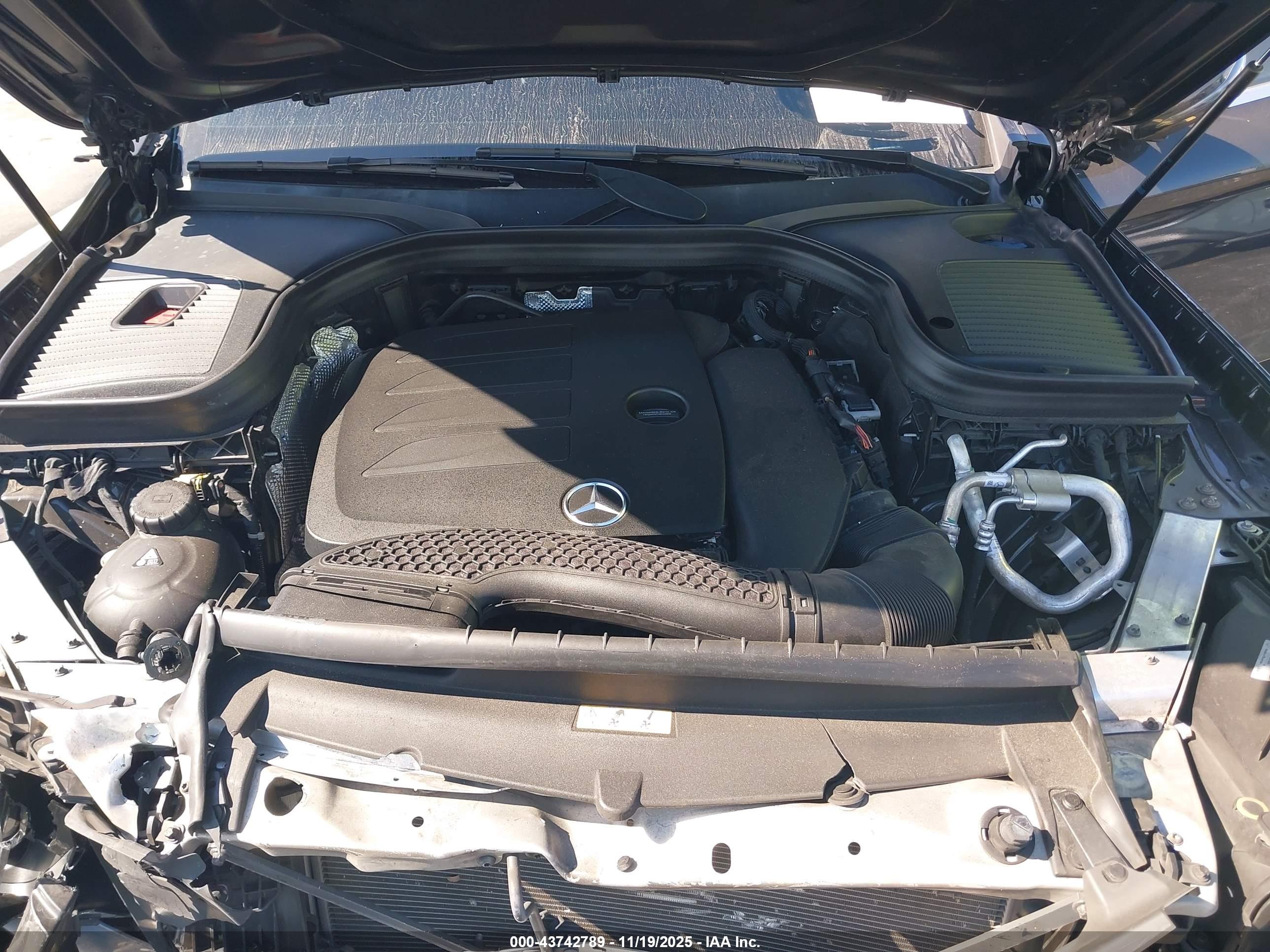 MERCEDES-BENZ GLC image 10