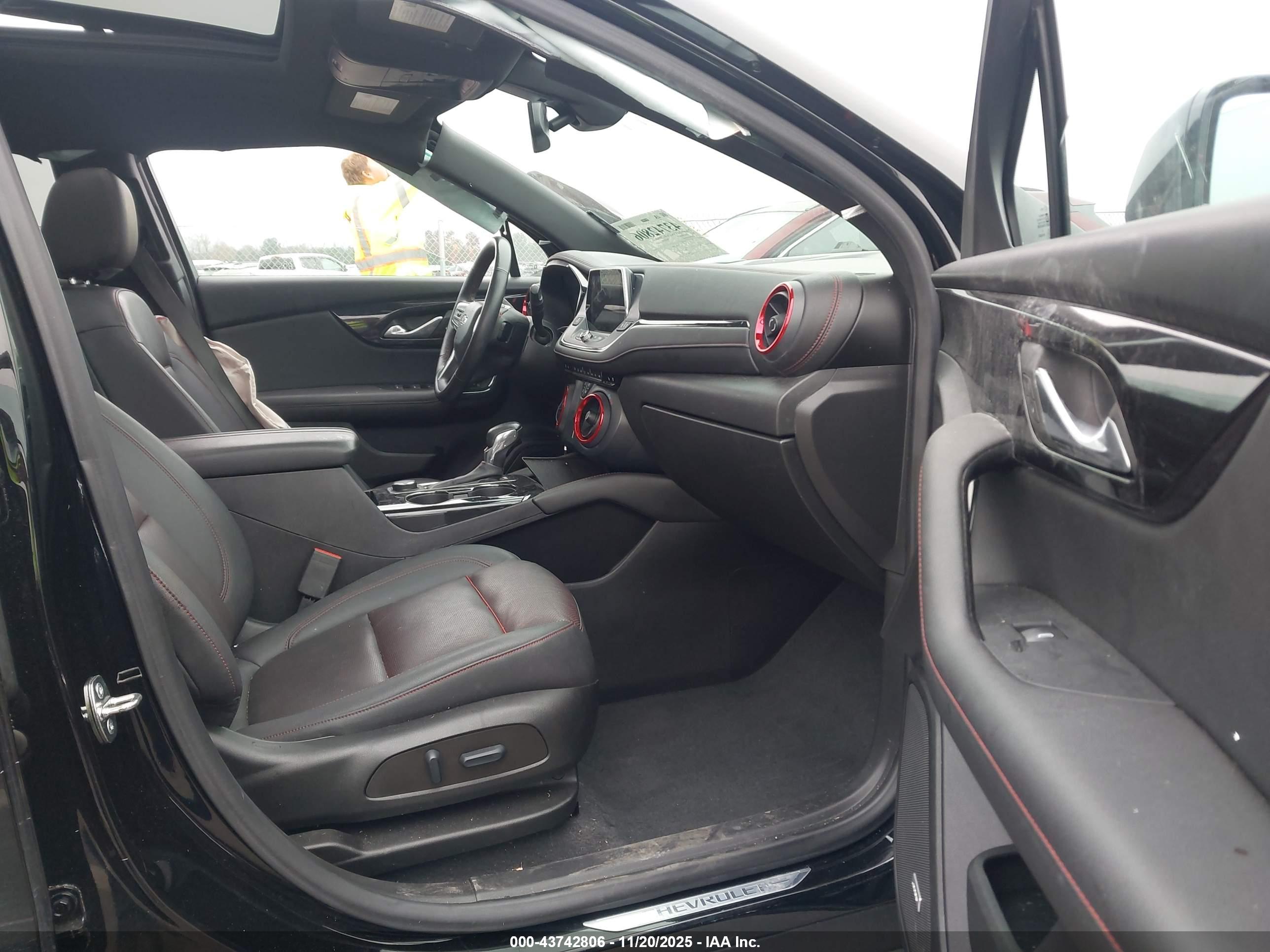 CHEVROLET BLAZER image 5