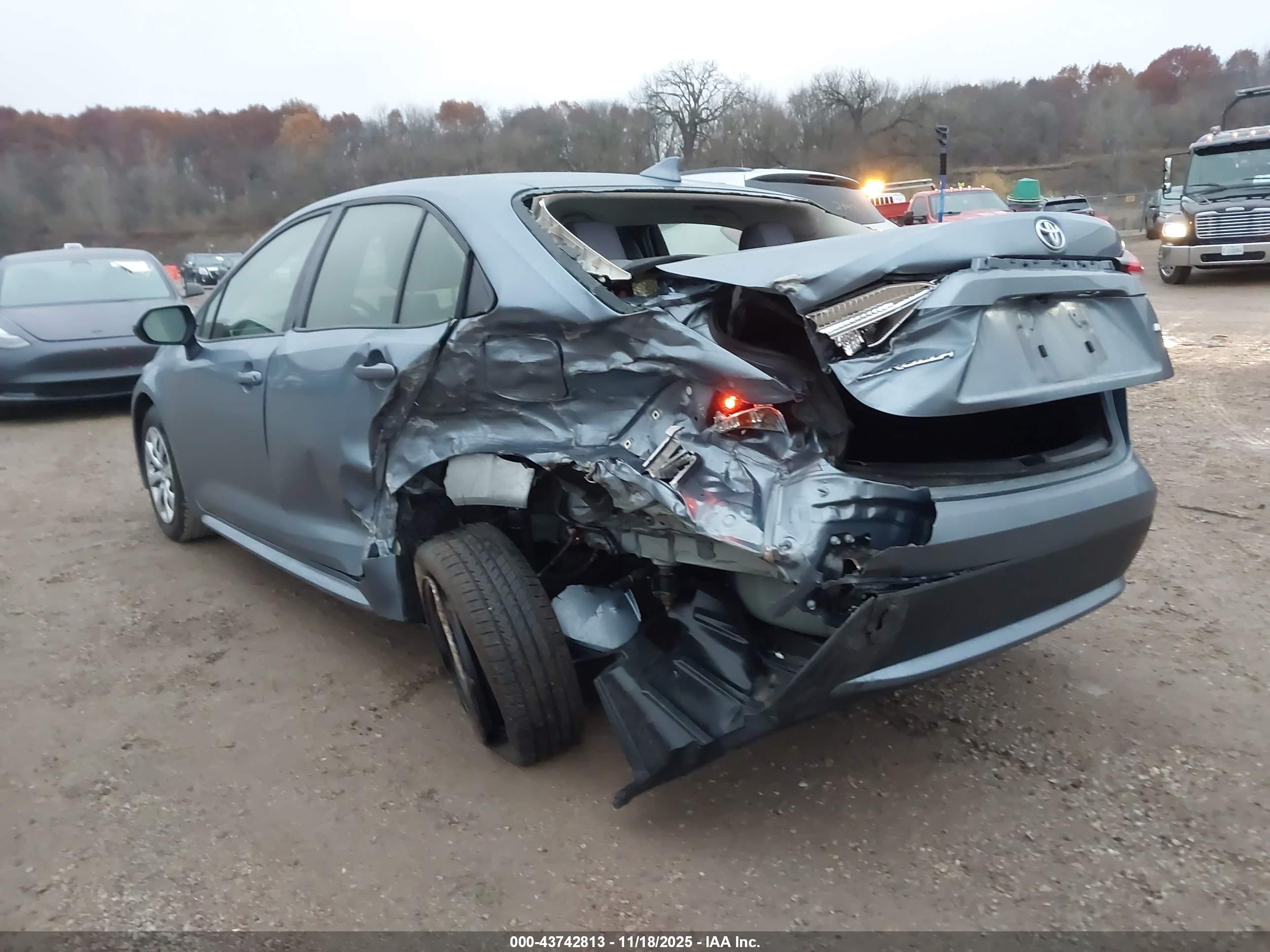 TOYOTA COROLLA image 3