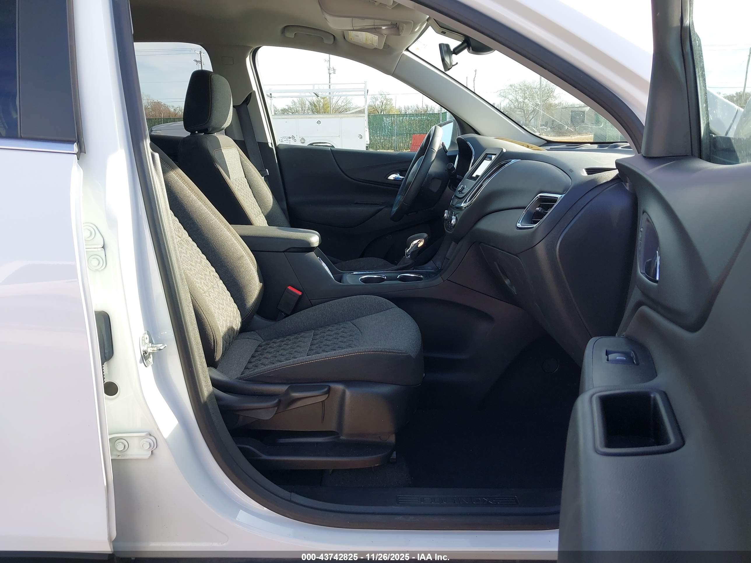 CHEVROLET EQUINOX image 5