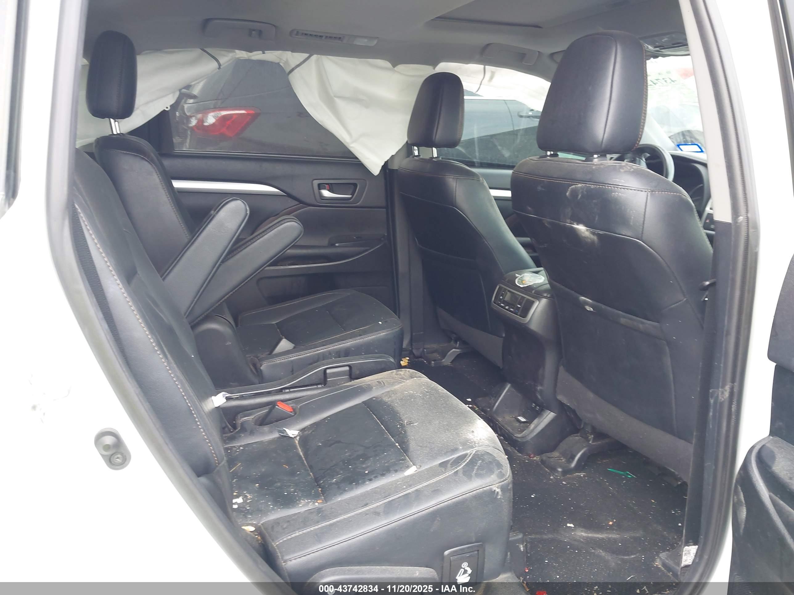 TOYOTA HIGHLANDER image 8