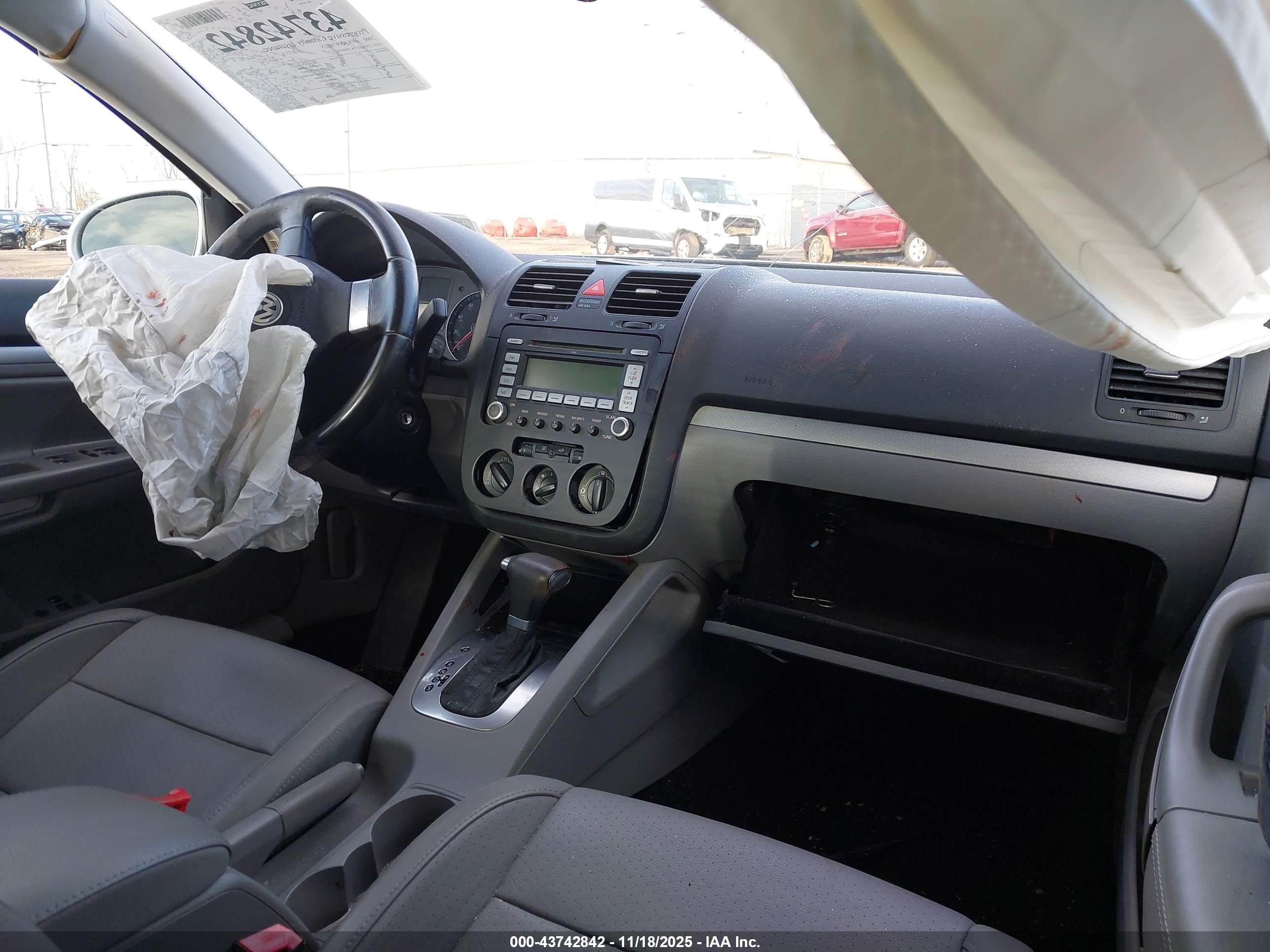 VOLKSWAGEN JETTA image 5