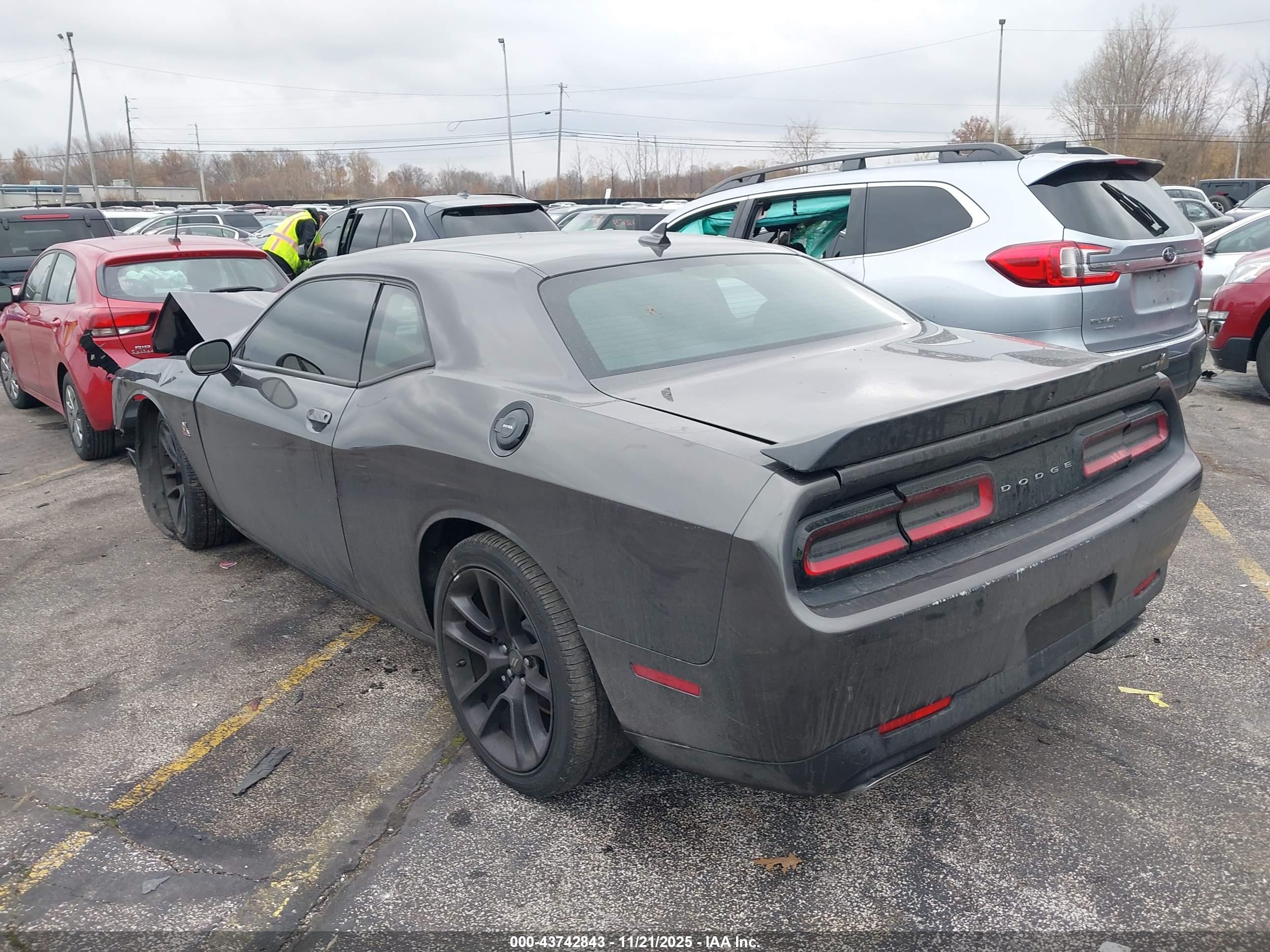 DODGE CHALLENGER image 3