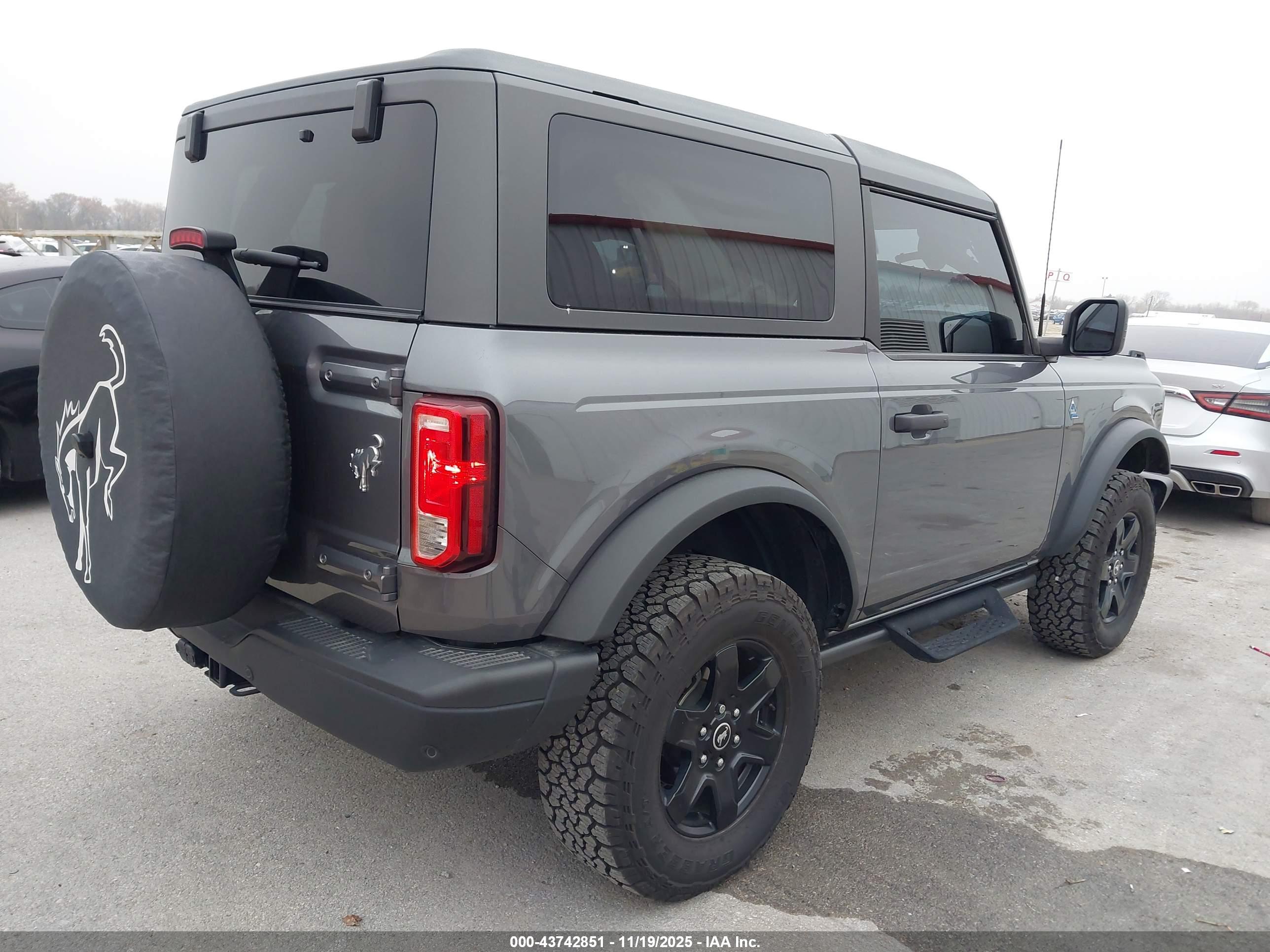 FORD BRONCO image 4