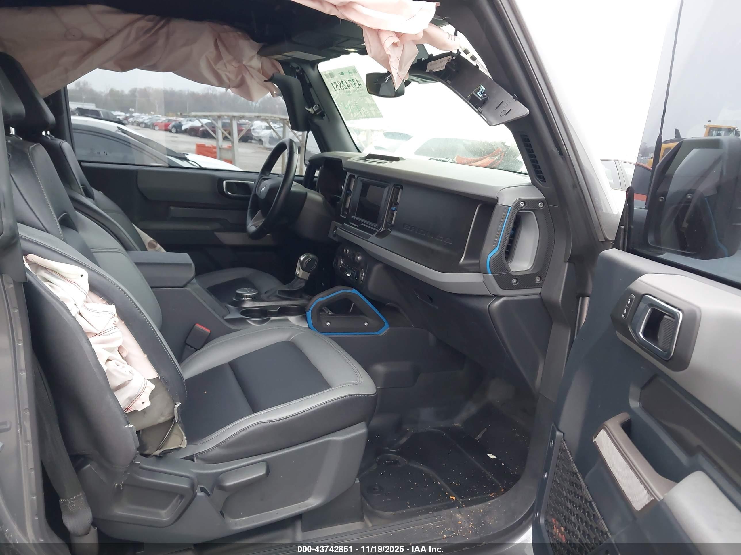 FORD BRONCO image 5