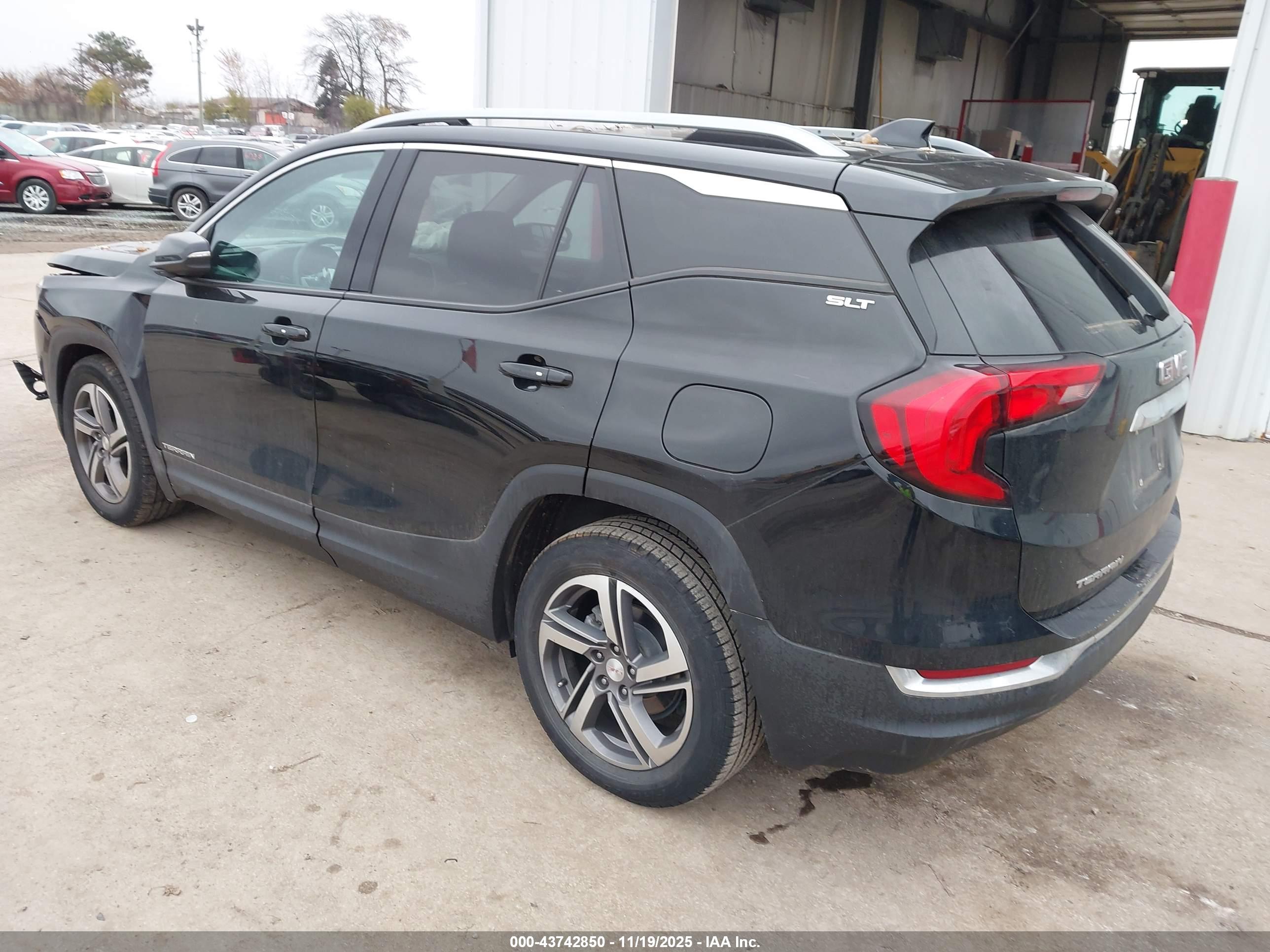 GMC TERRAIN image 3