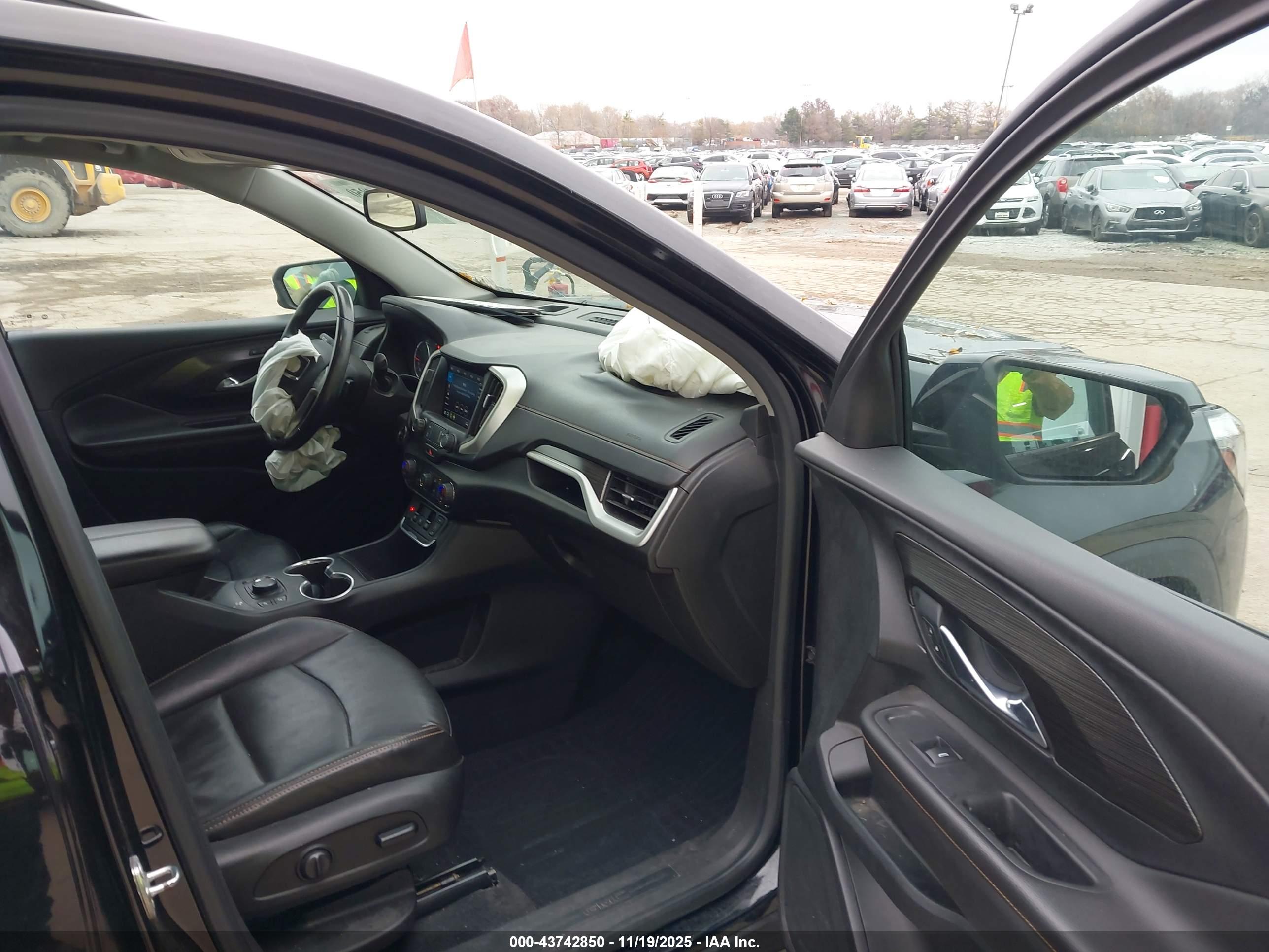 GMC TERRAIN image 5