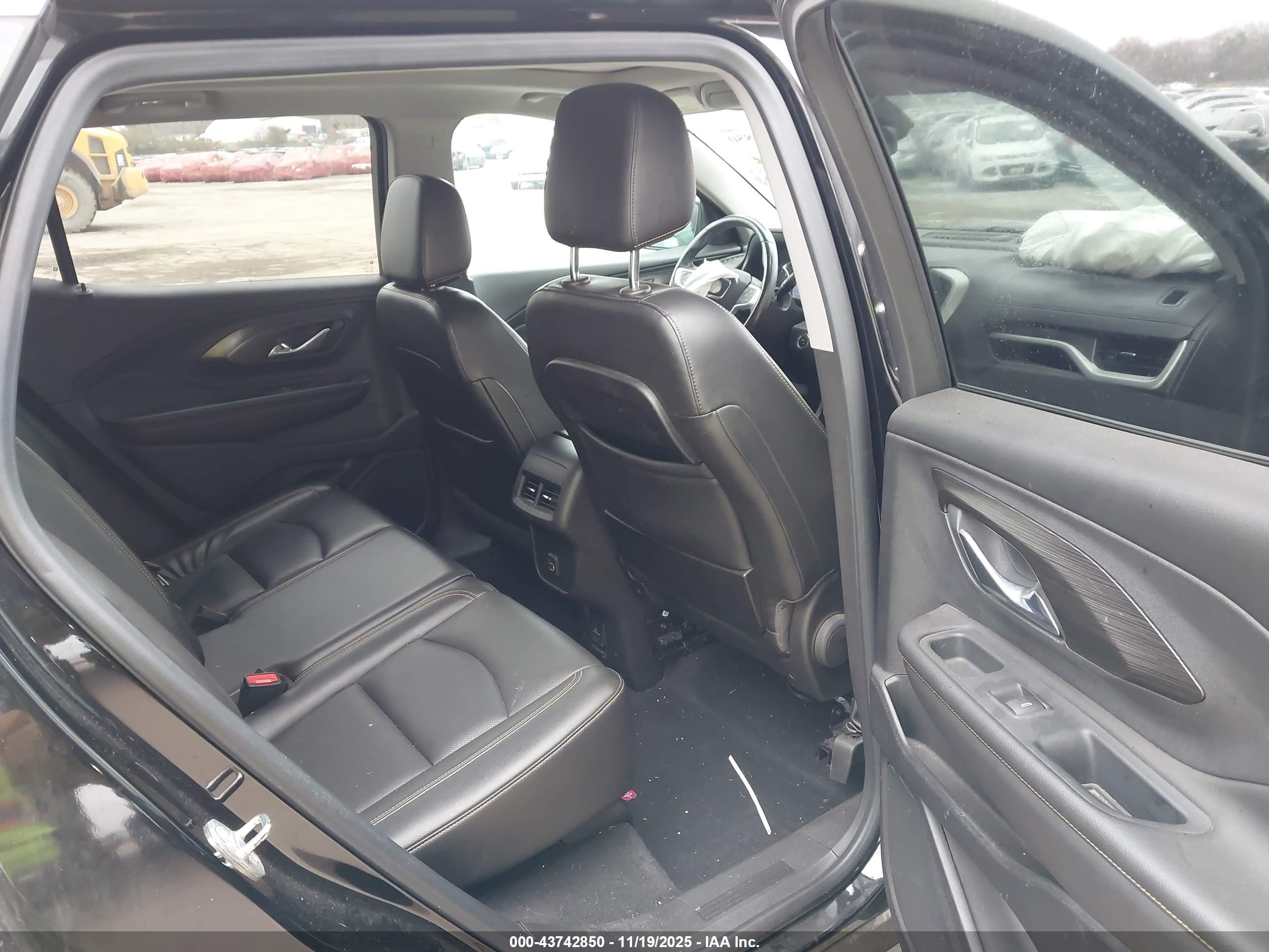 GMC TERRAIN image 8