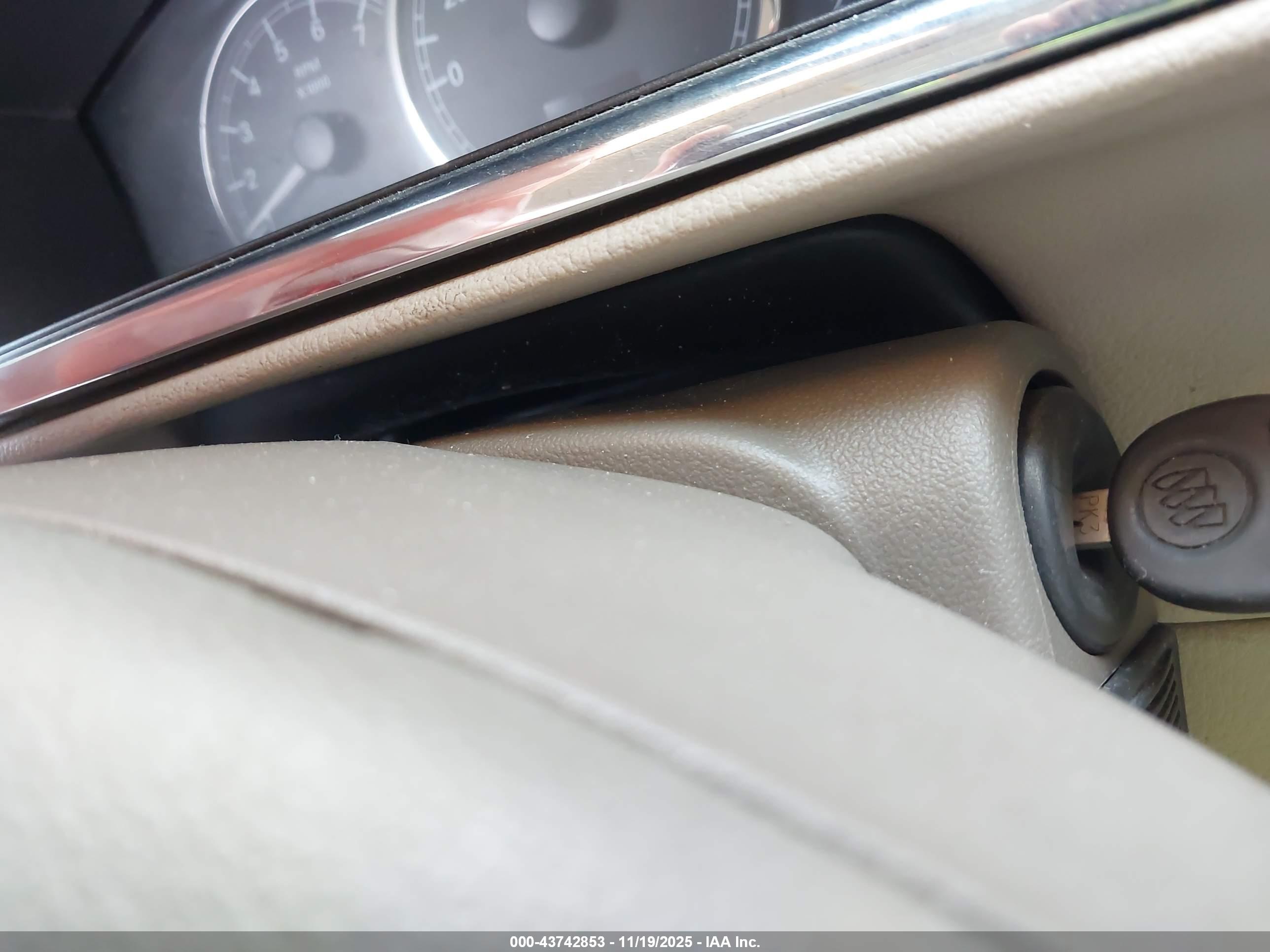 BUICK LACROSSE image 11