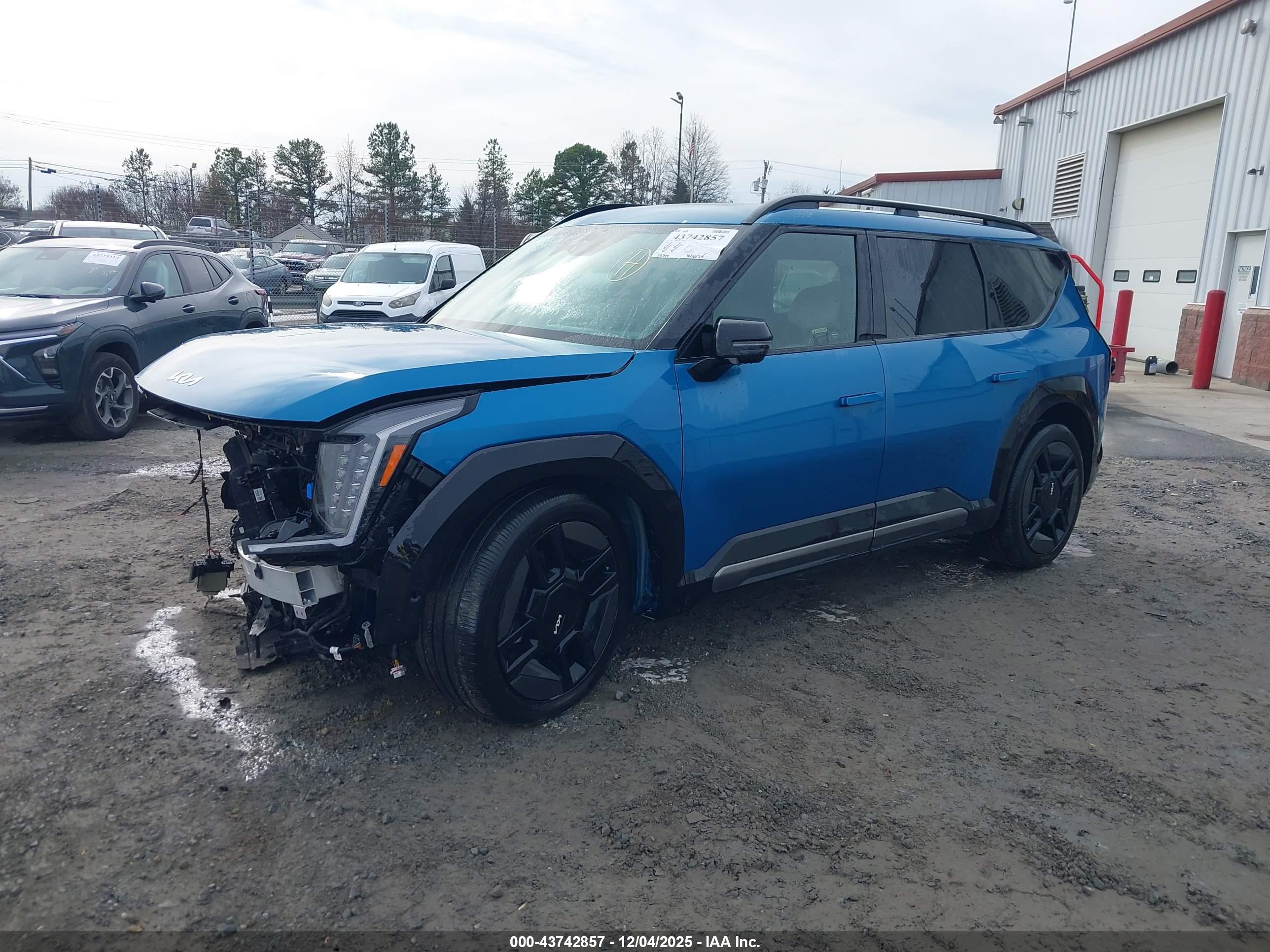 KIA EV9 image 2