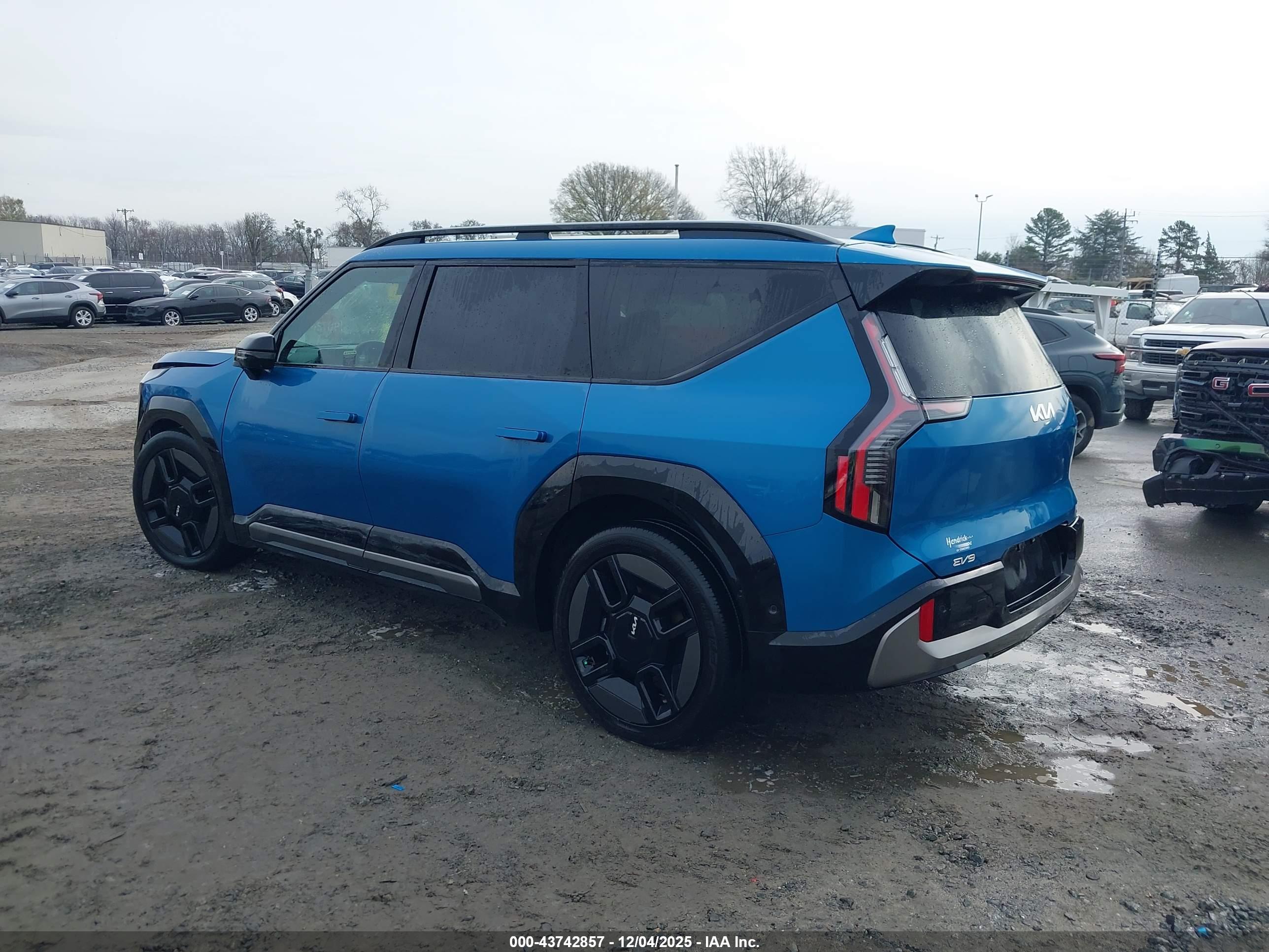 KIA EV9 image 3