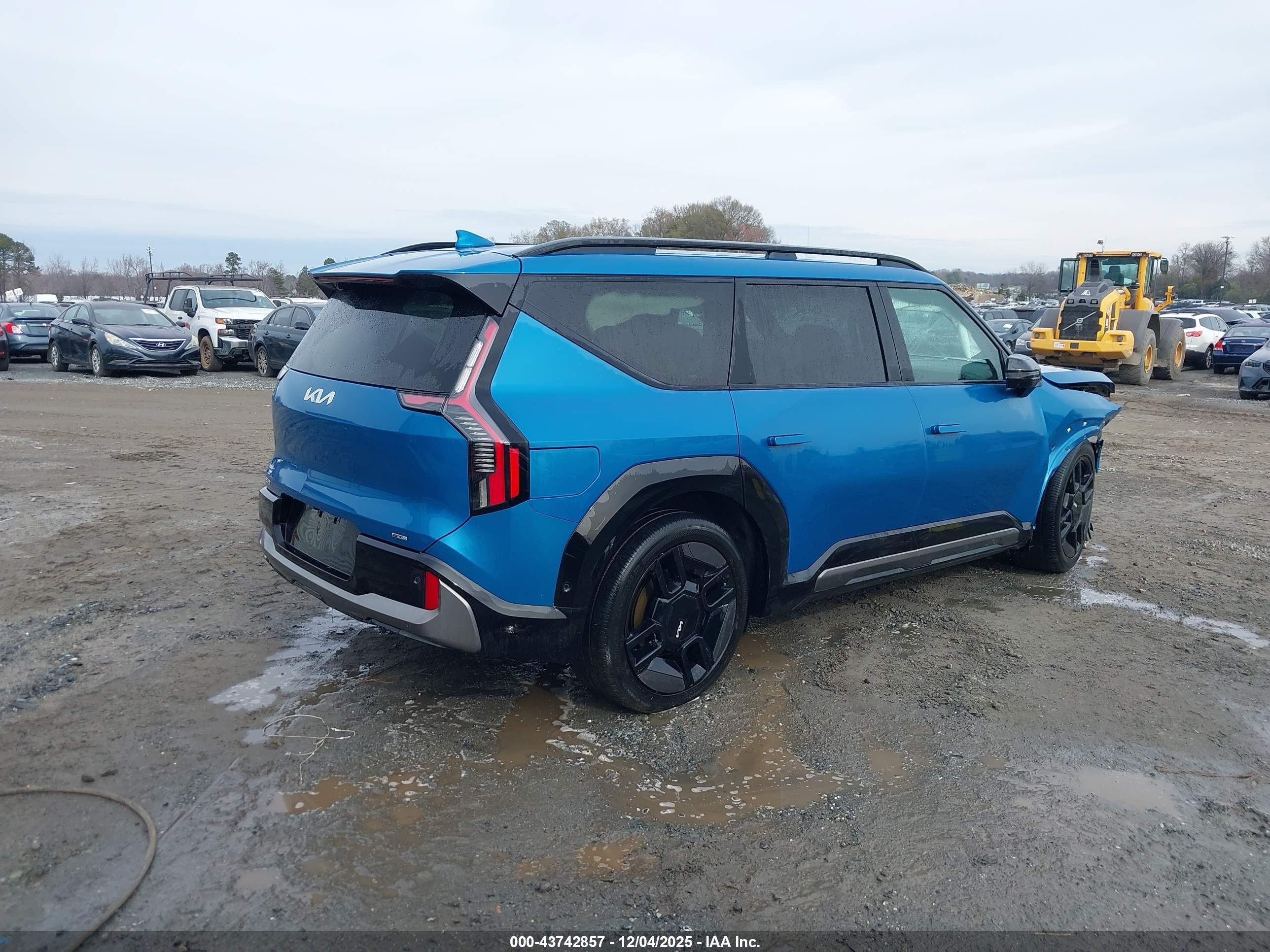 KIA EV9 image 4