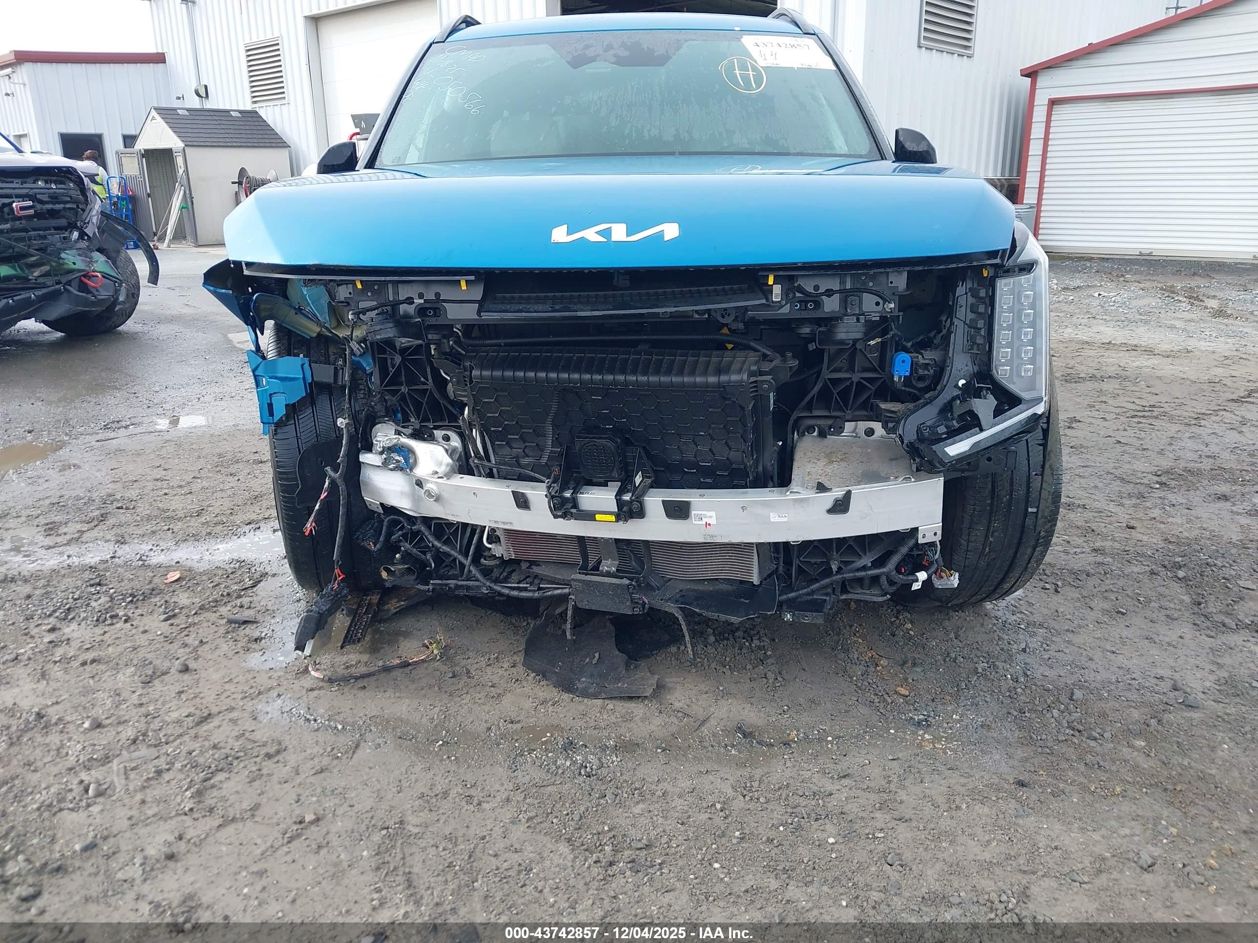 KIA EV9 image 6