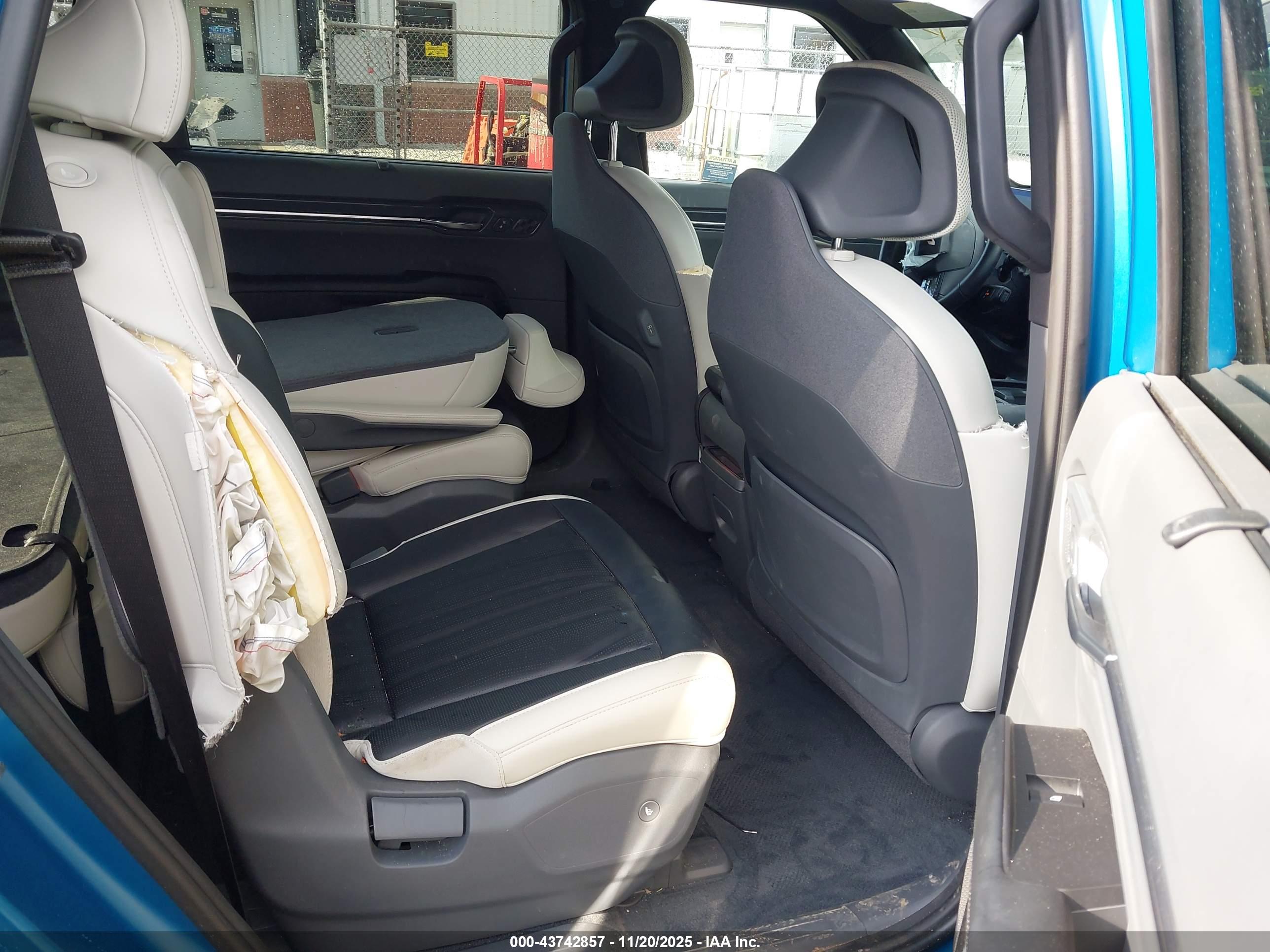 KIA EV9 image 8