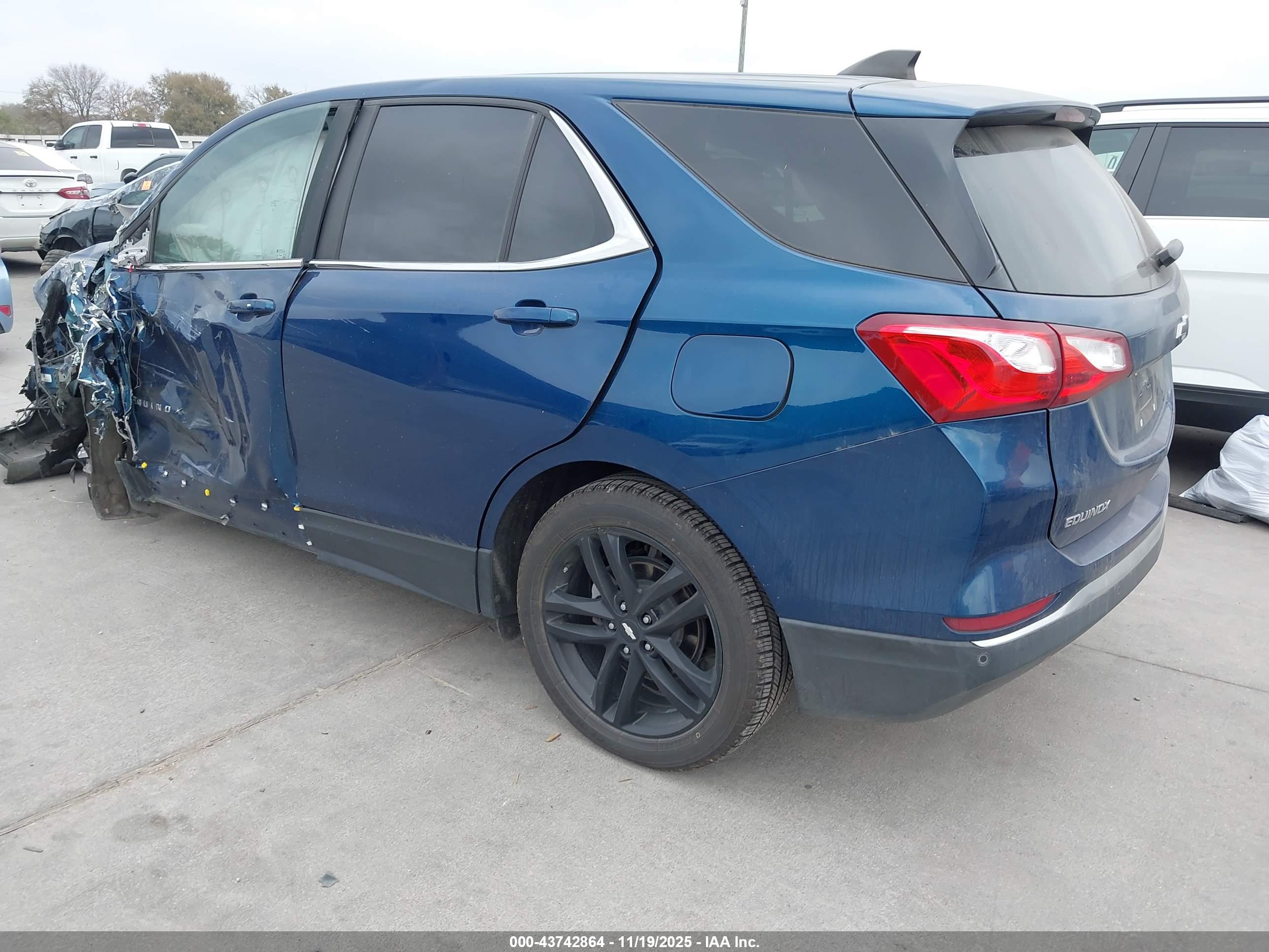 CHEVROLET EQUINOX image 3
