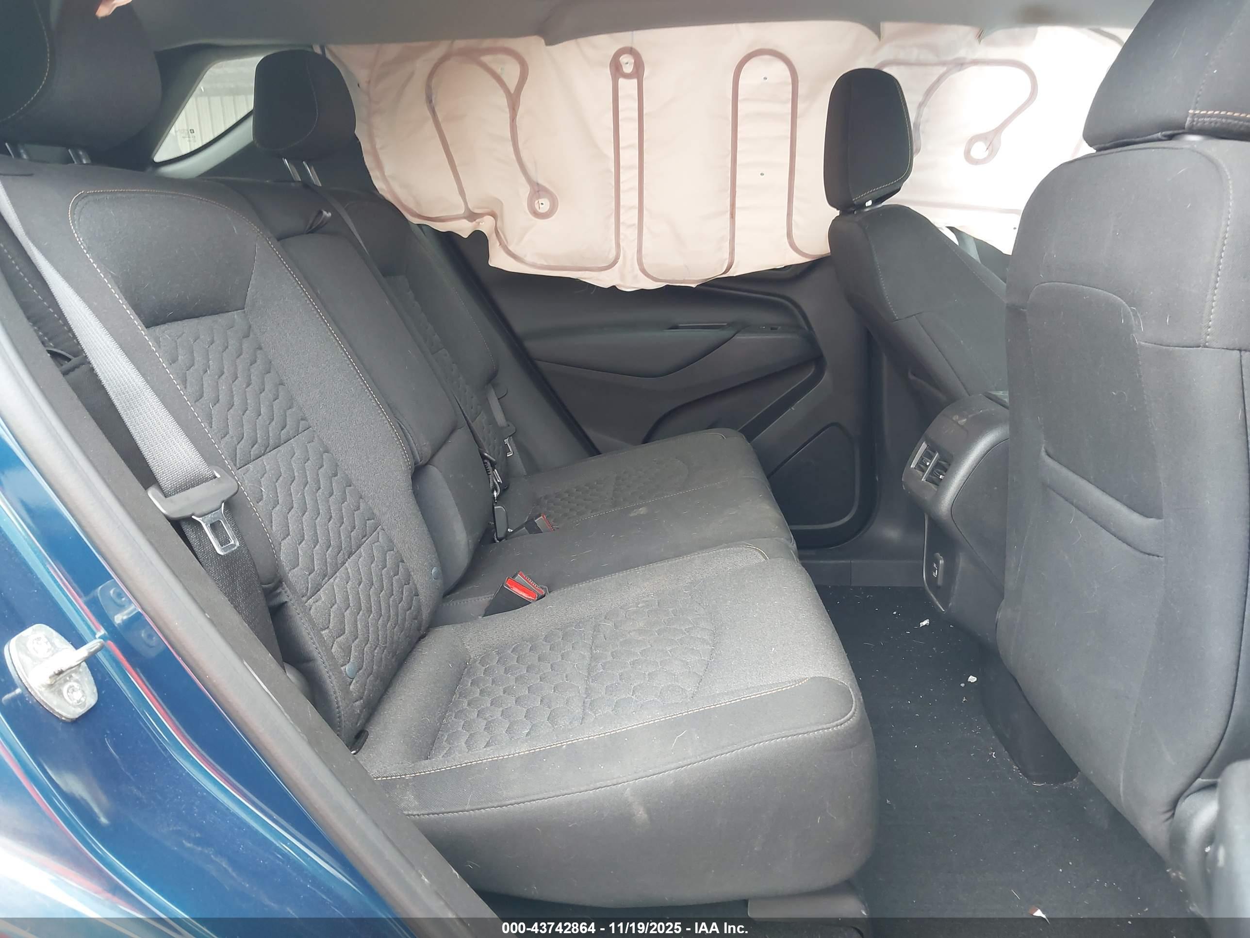 CHEVROLET EQUINOX image 8