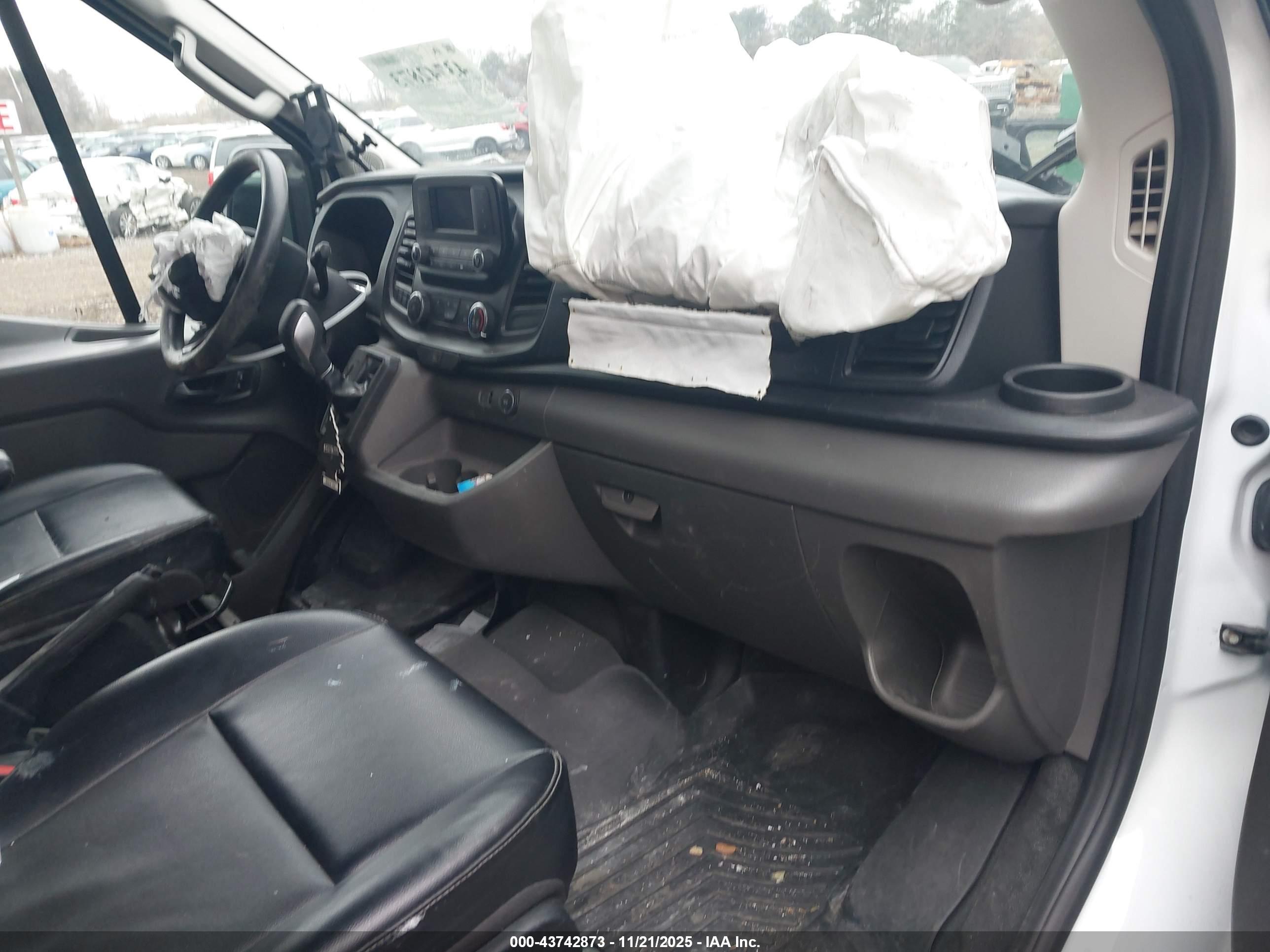 FORD TRANSIT-250 image 5