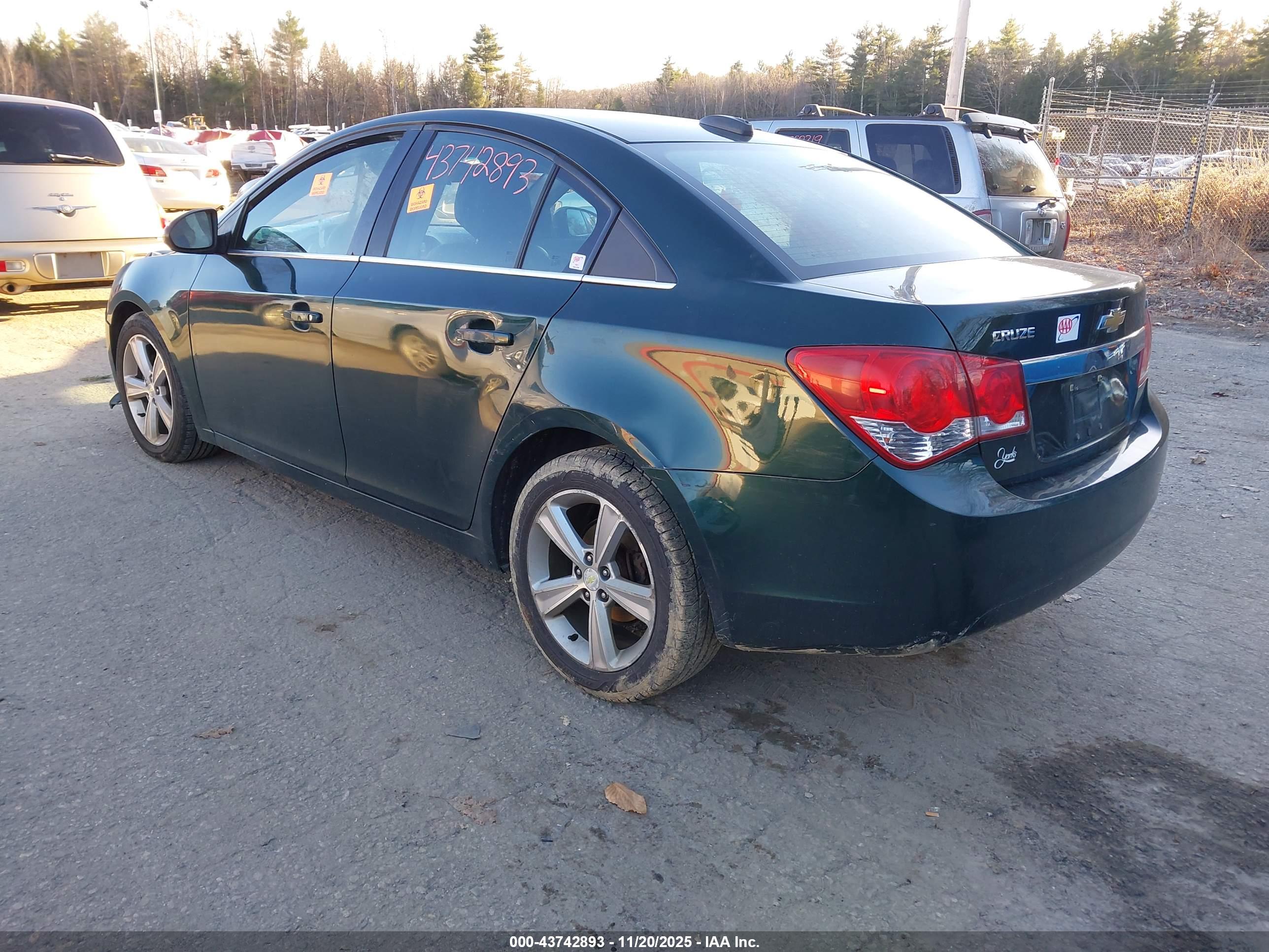 CHEVROLET CRUZE image 3