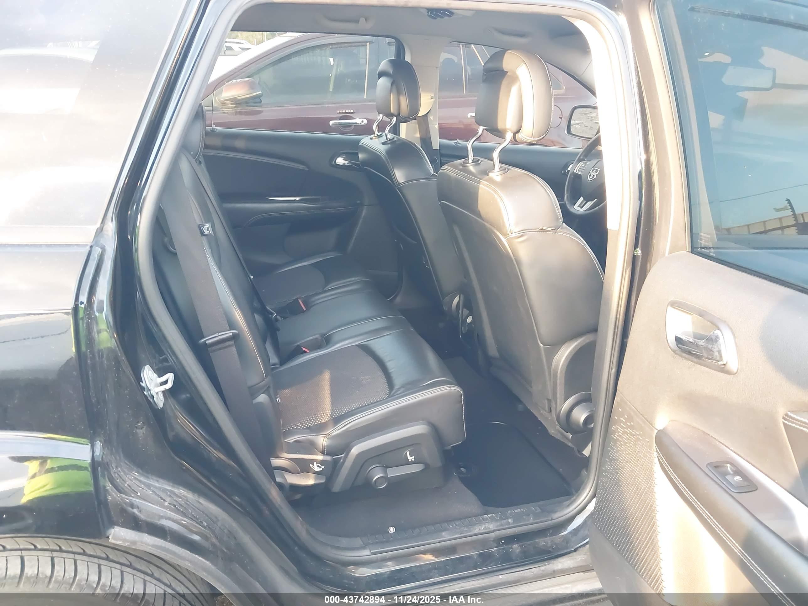 DODGE JOURNEY image 8