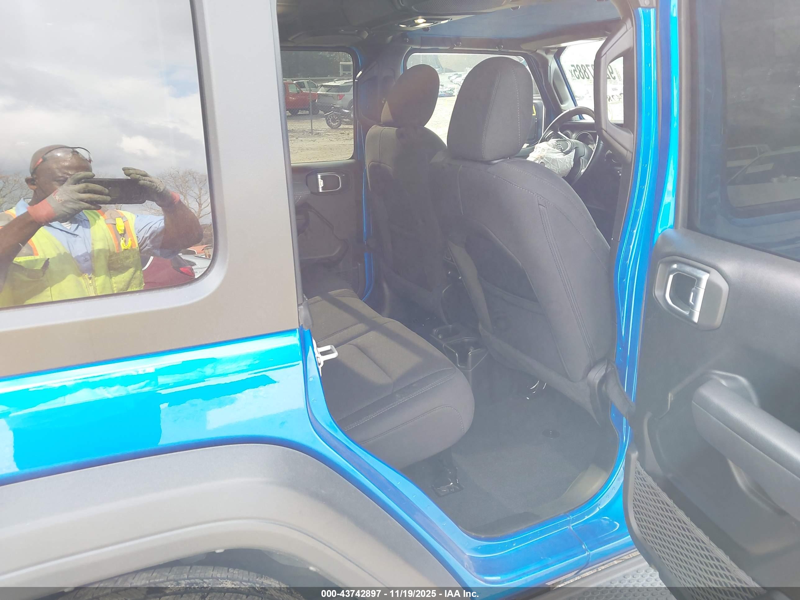 JEEP WRANGLER image 8