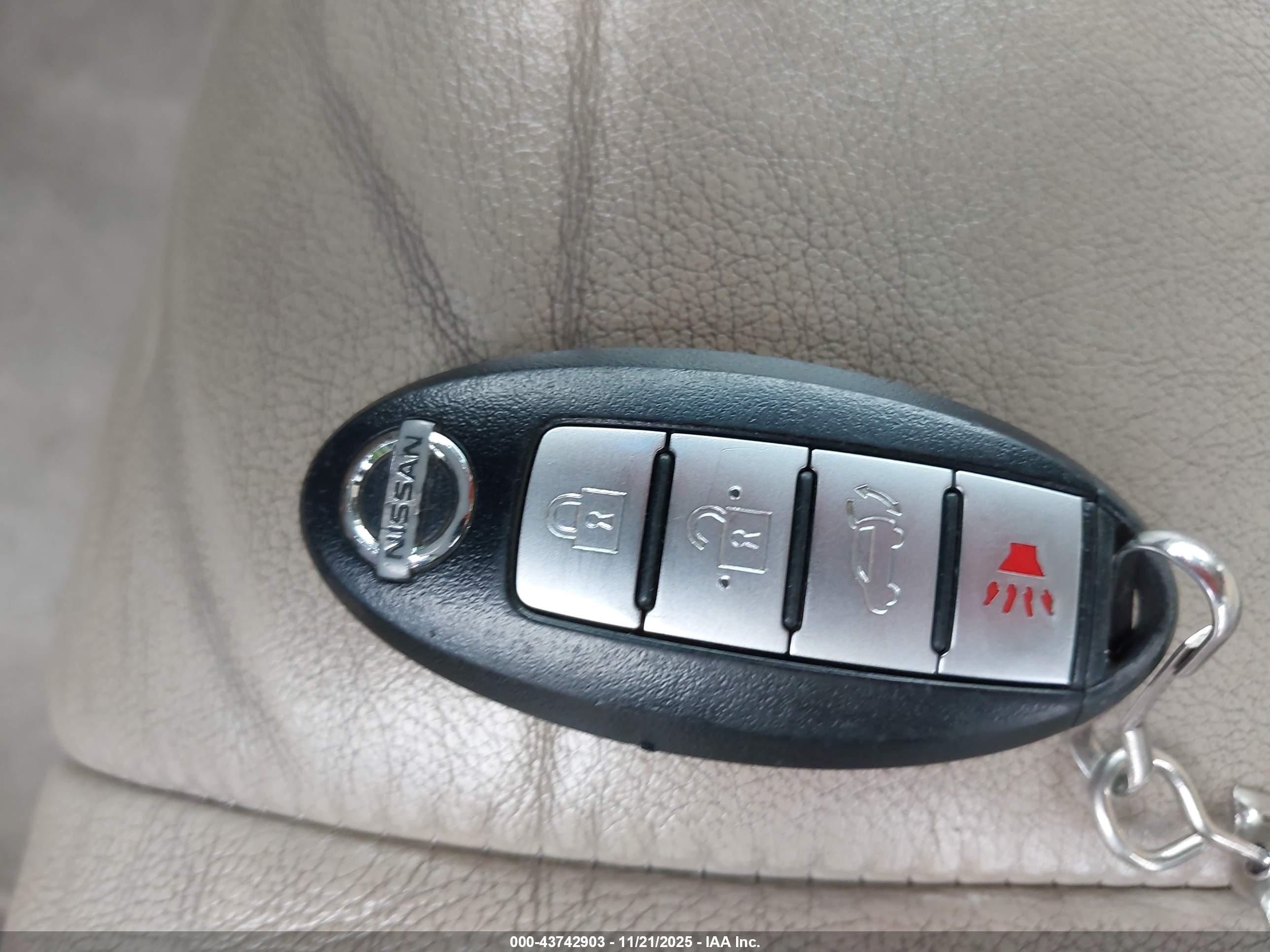 NISSAN MURANO image 11