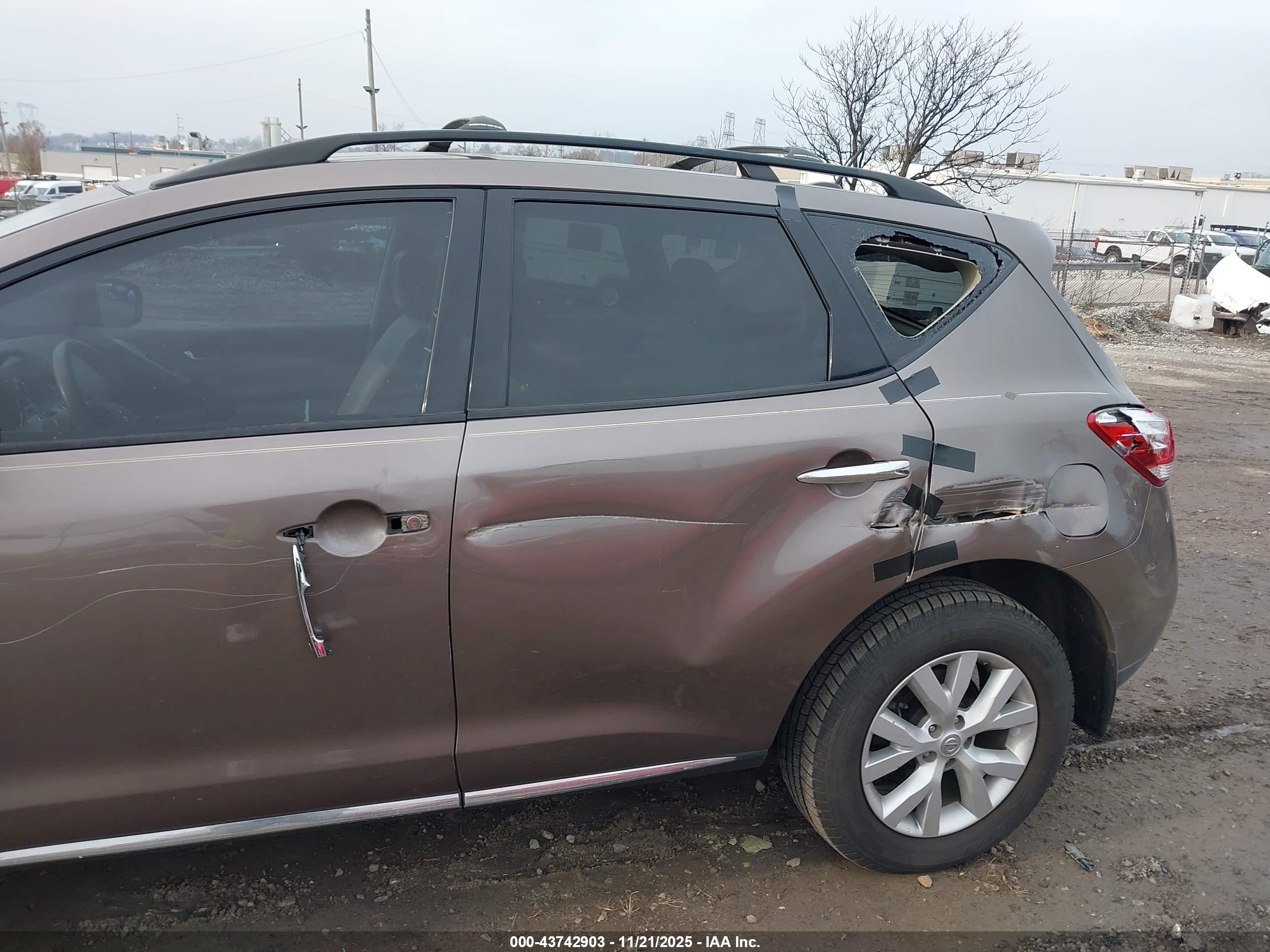 NISSAN MURANO image 6