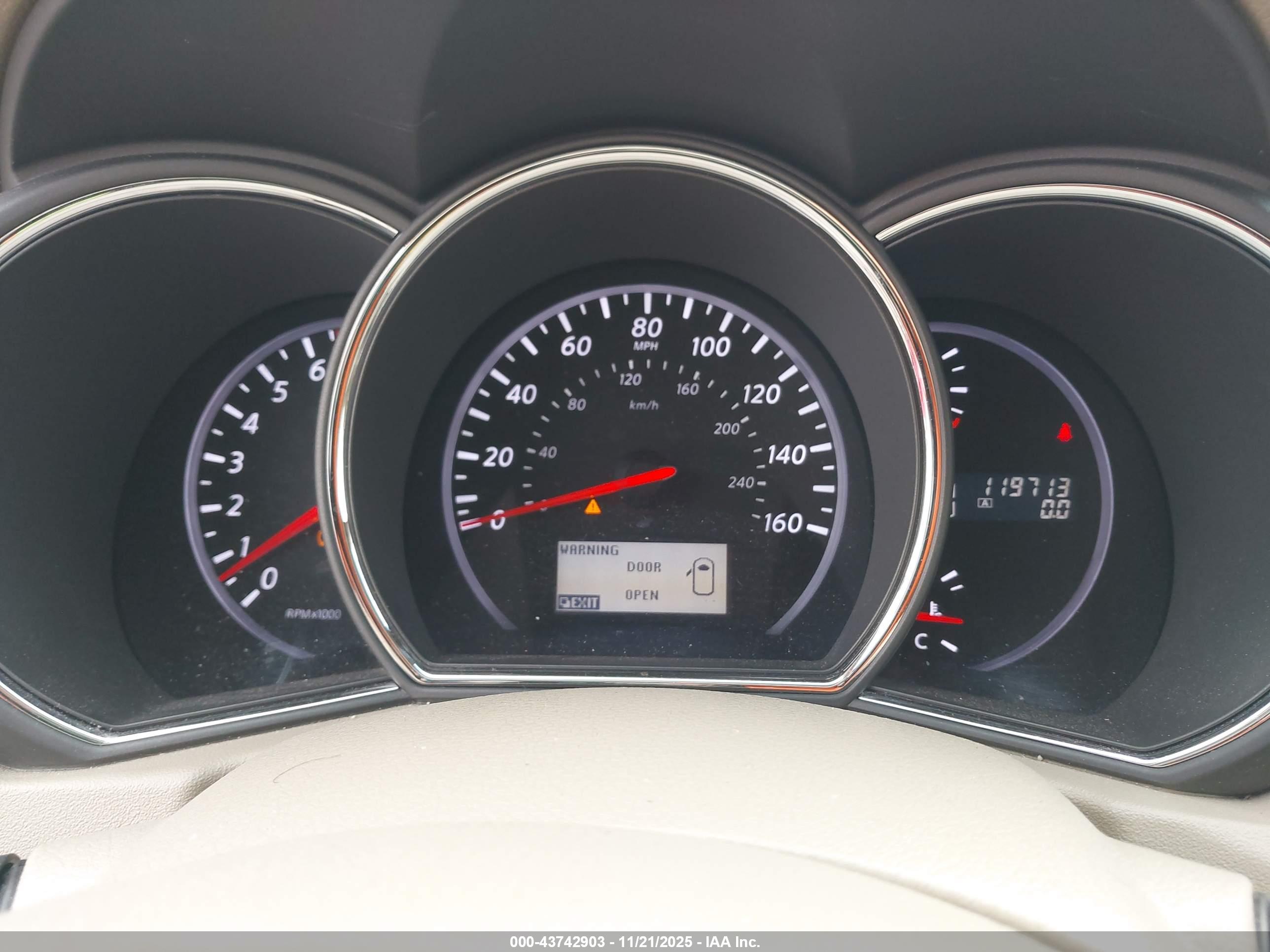 NISSAN MURANO image 7