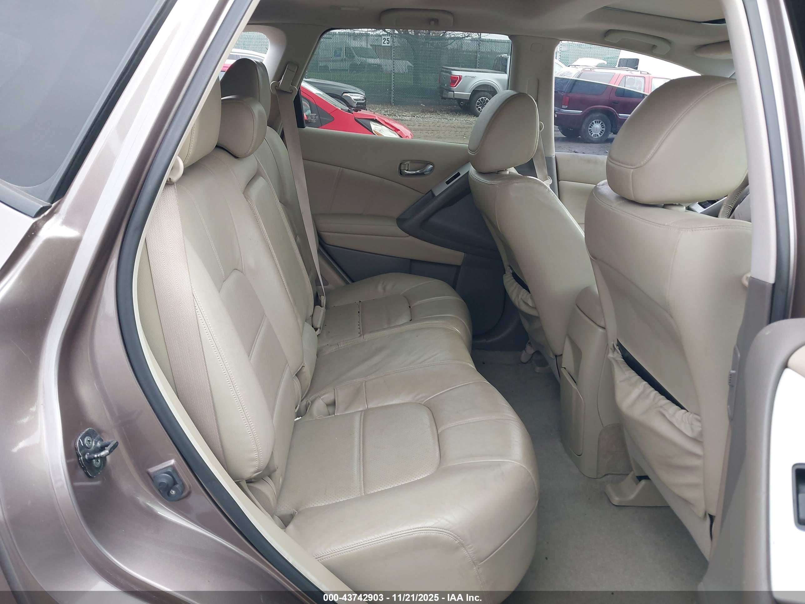 NISSAN MURANO image 8