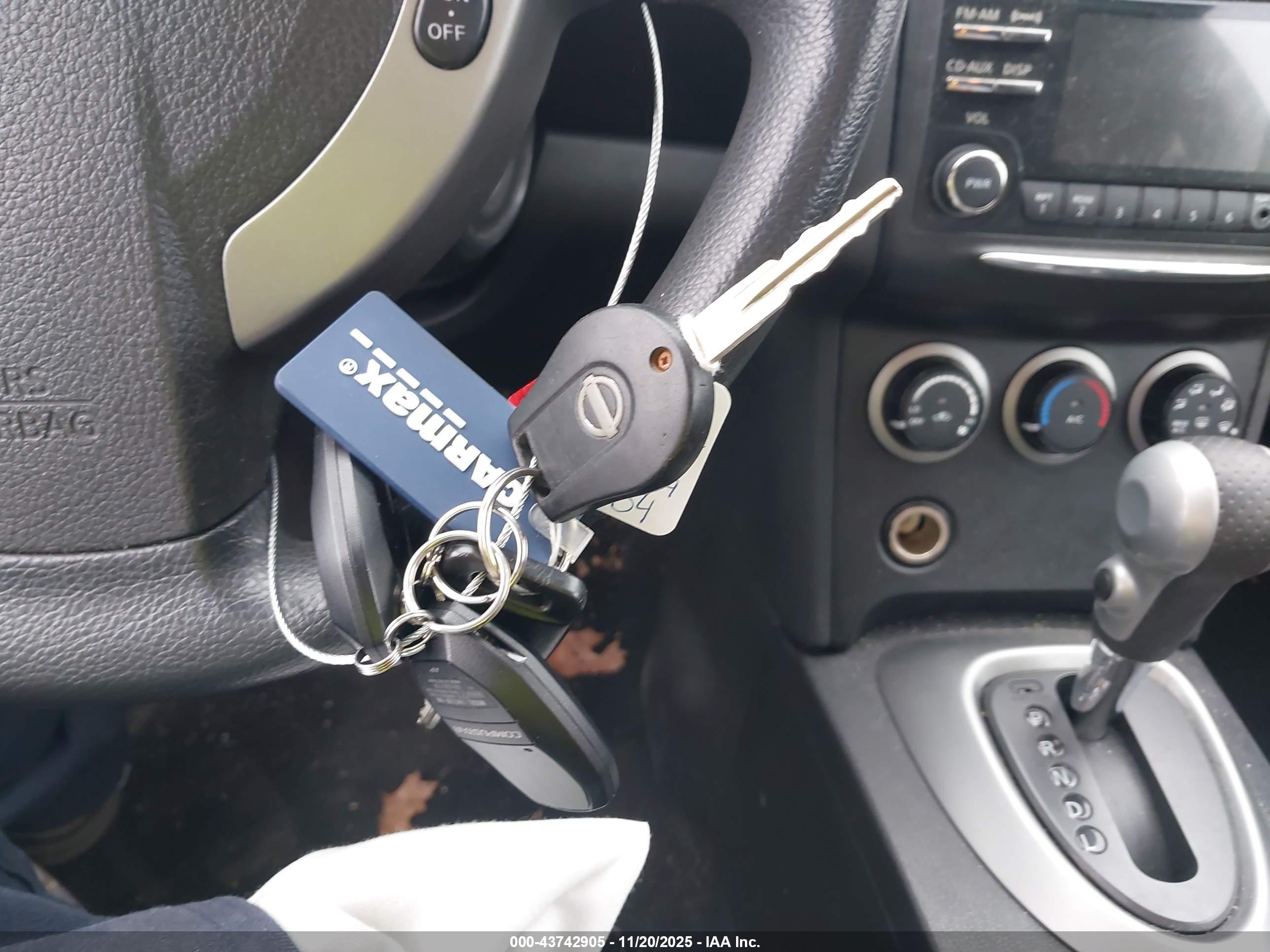 NISSAN ROGUE image 11