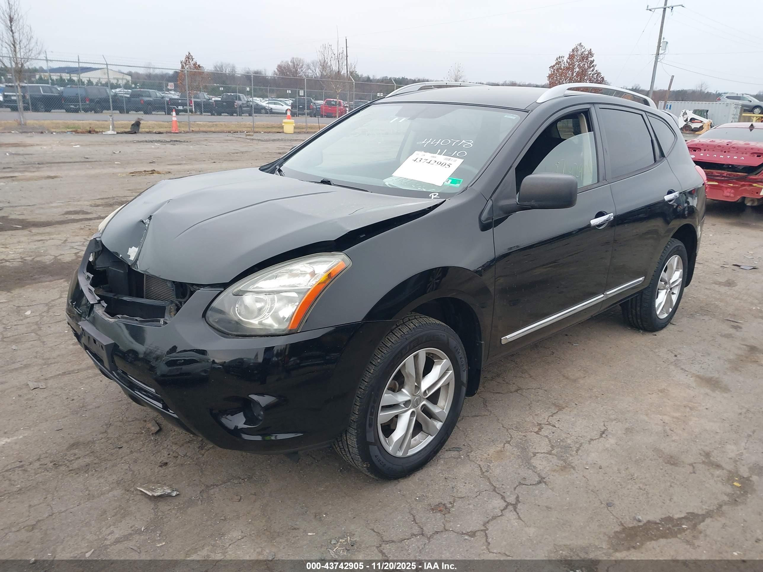 NISSAN ROGUE image 2