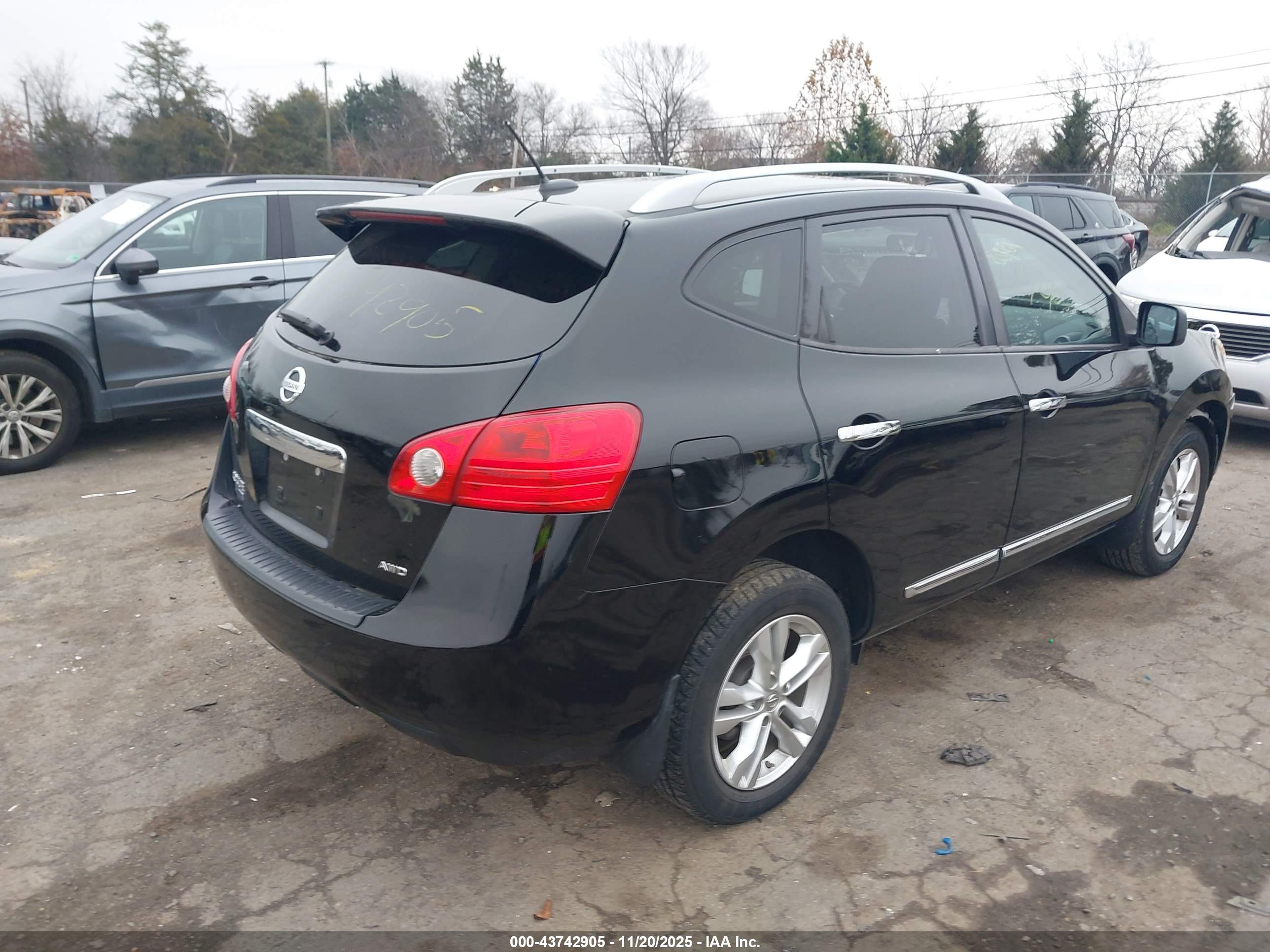 NISSAN ROGUE image 4