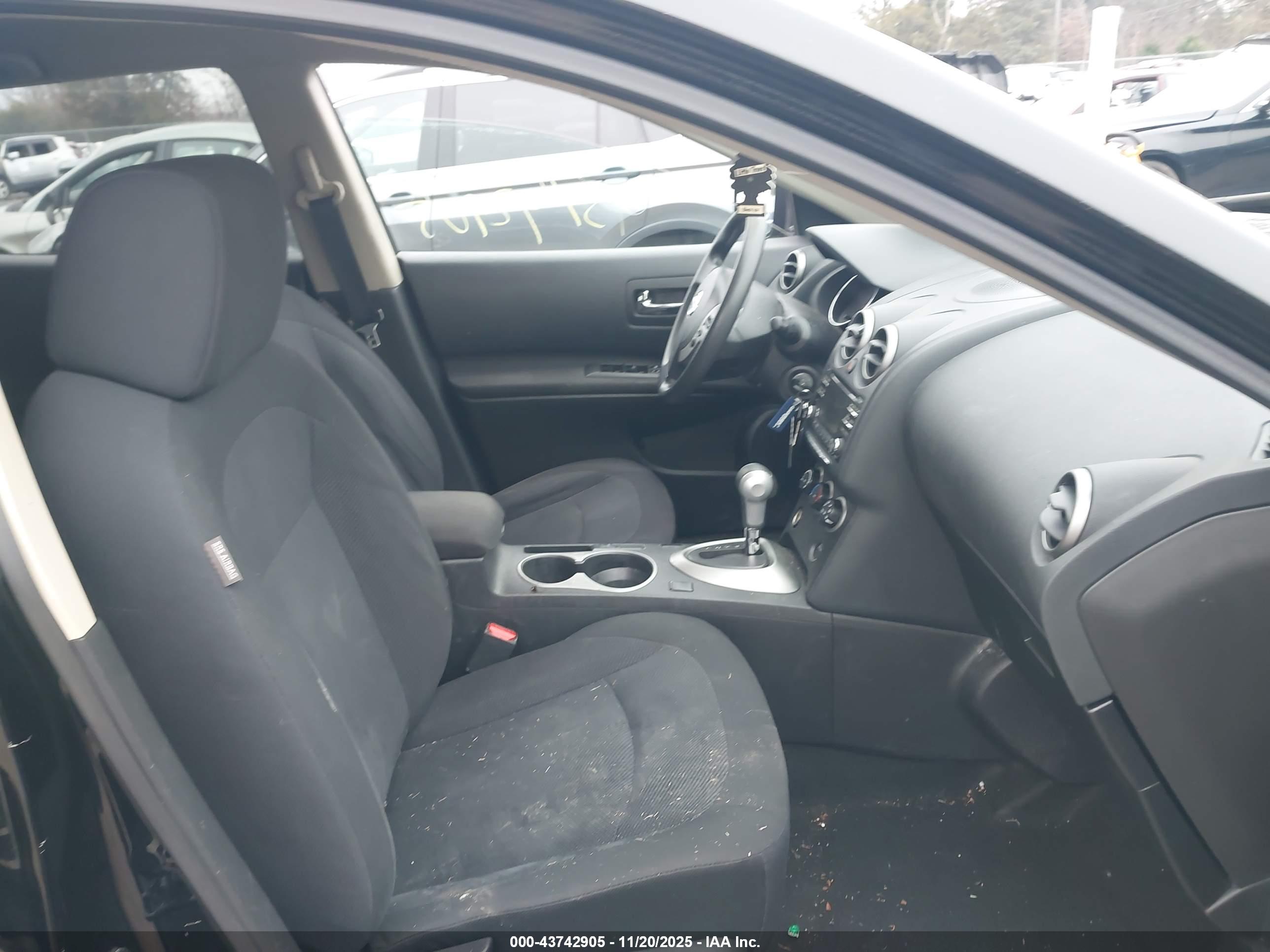 NISSAN ROGUE image 5
