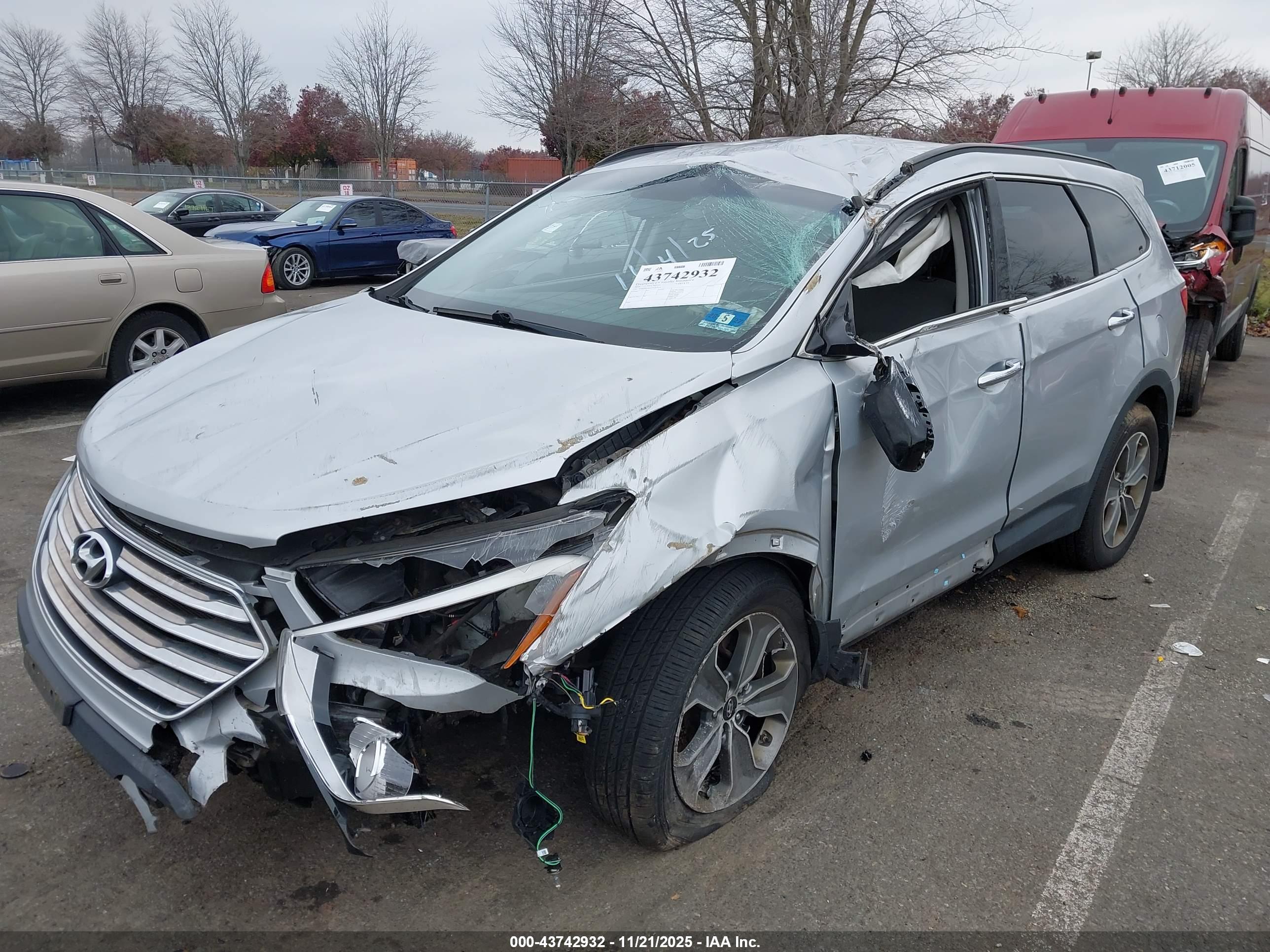 HYUNDAI SANTA image 6