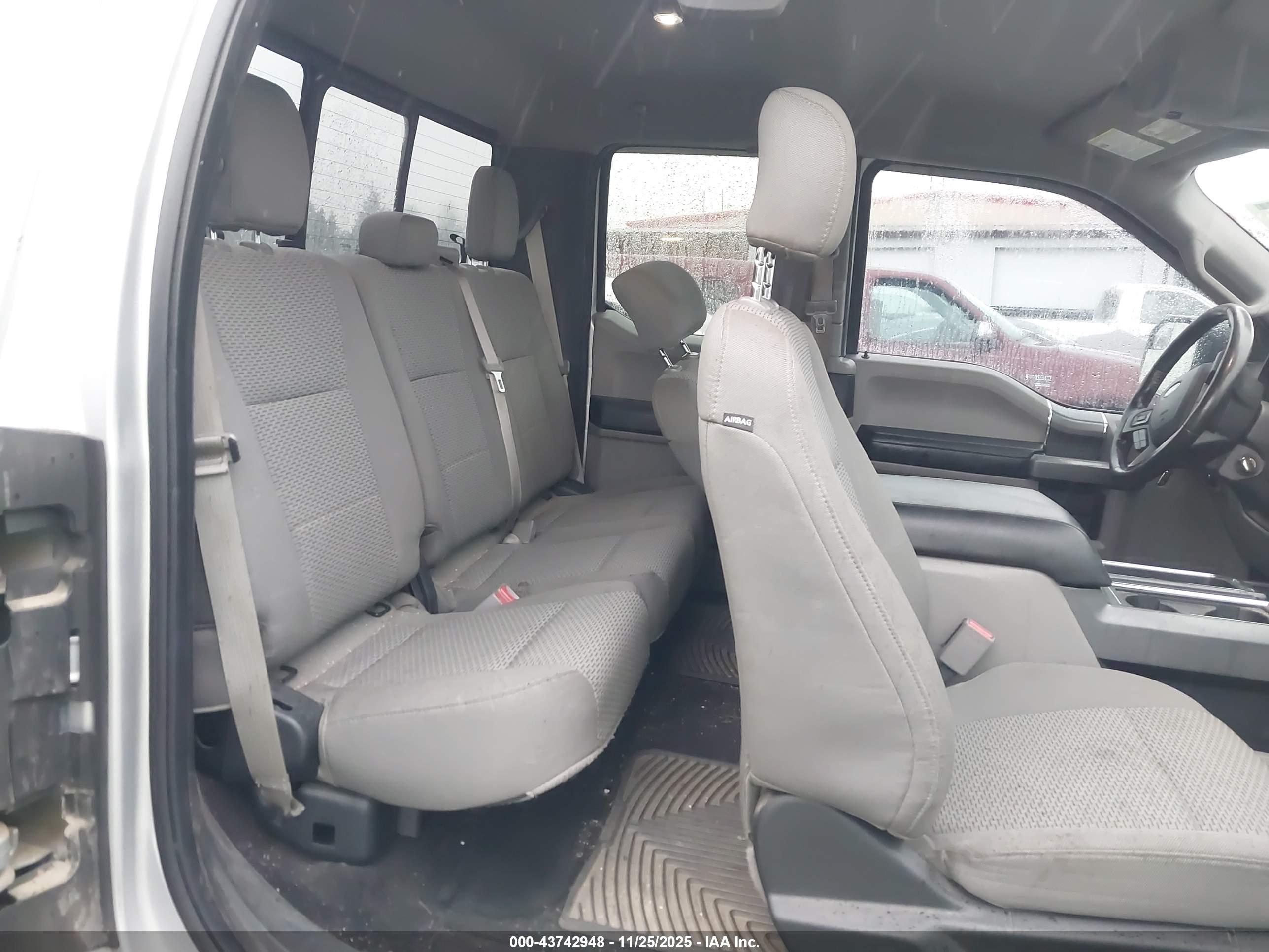 FORD F-150 image 8