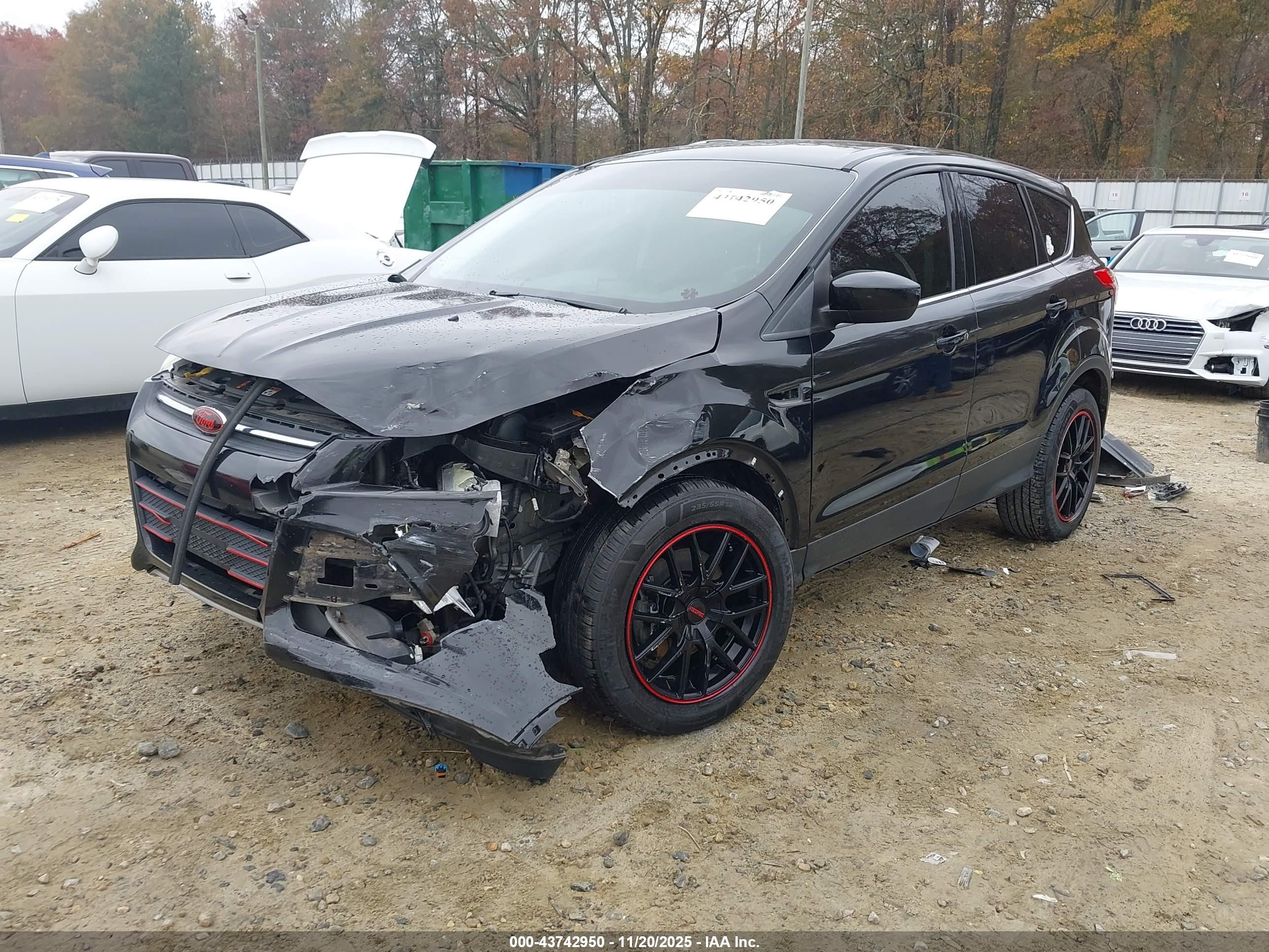 FORD ESCAPE image 2