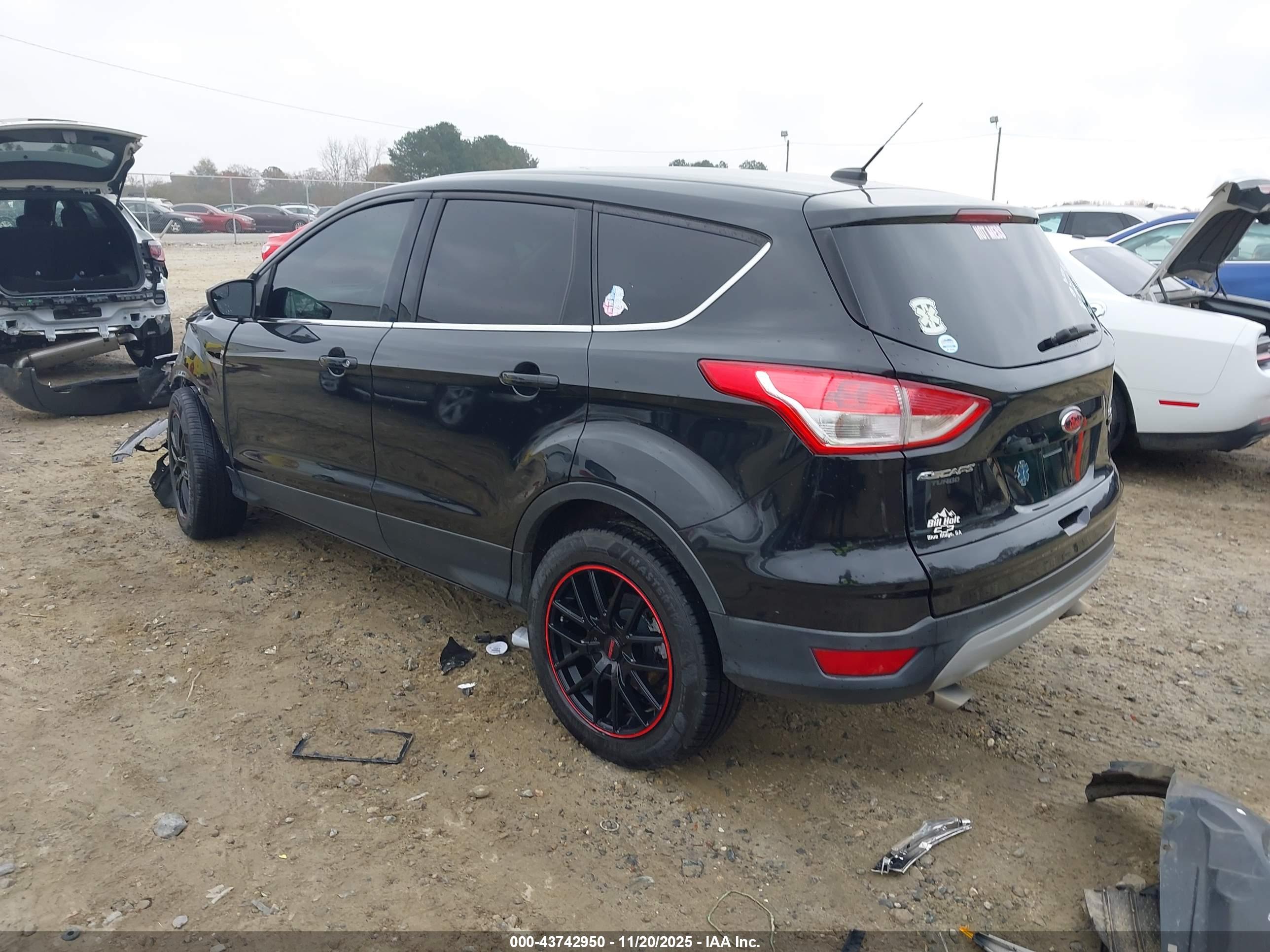 FORD ESCAPE image 3
