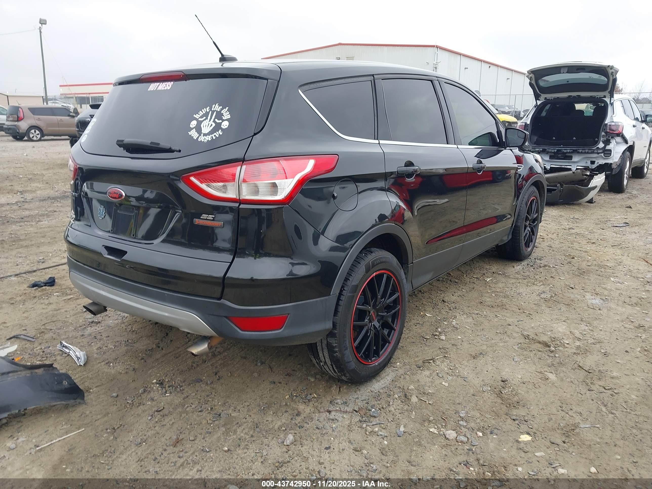 FORD ESCAPE image 4