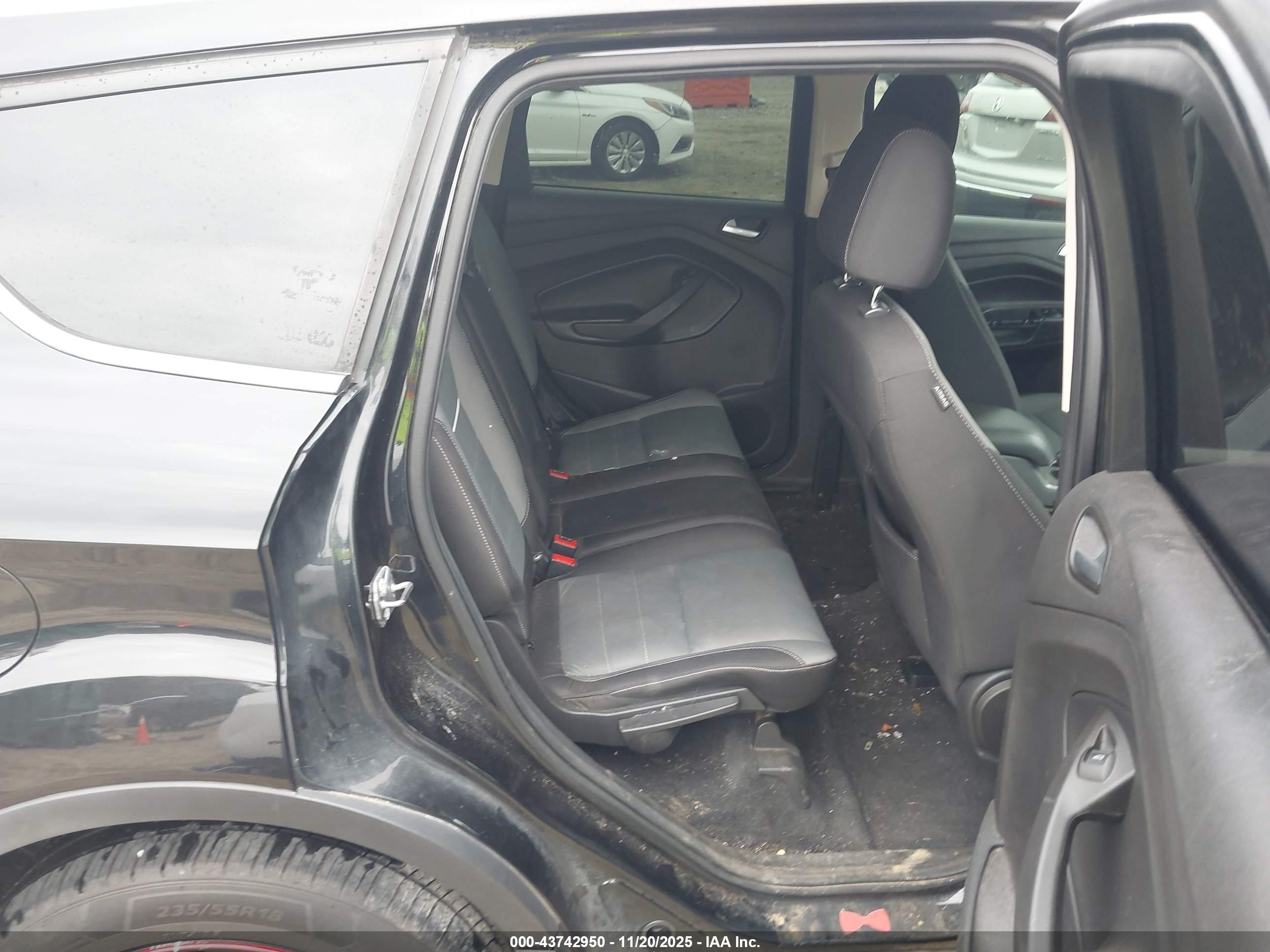 FORD ESCAPE image 8