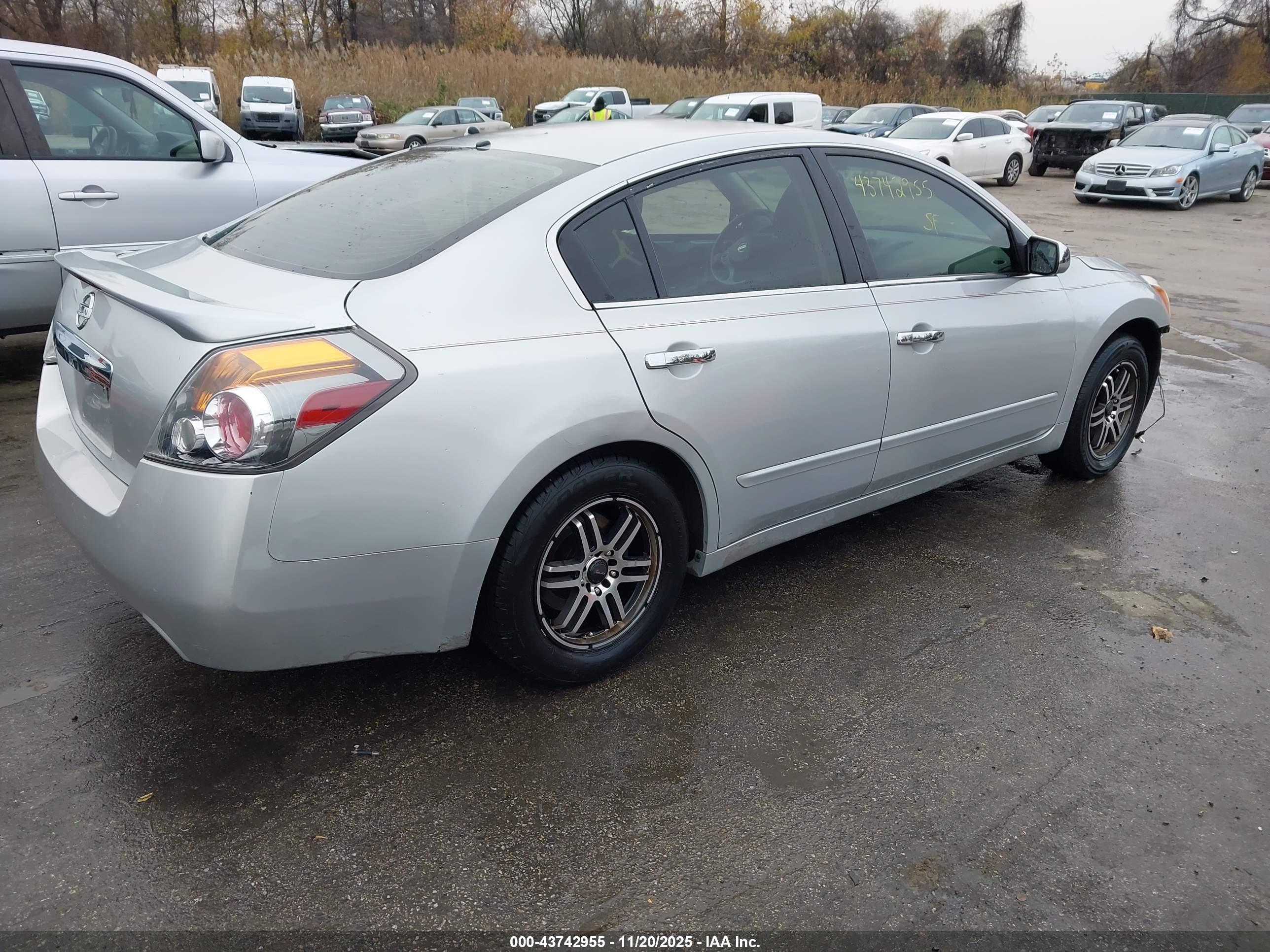 NISSAN ALTIMA image 4